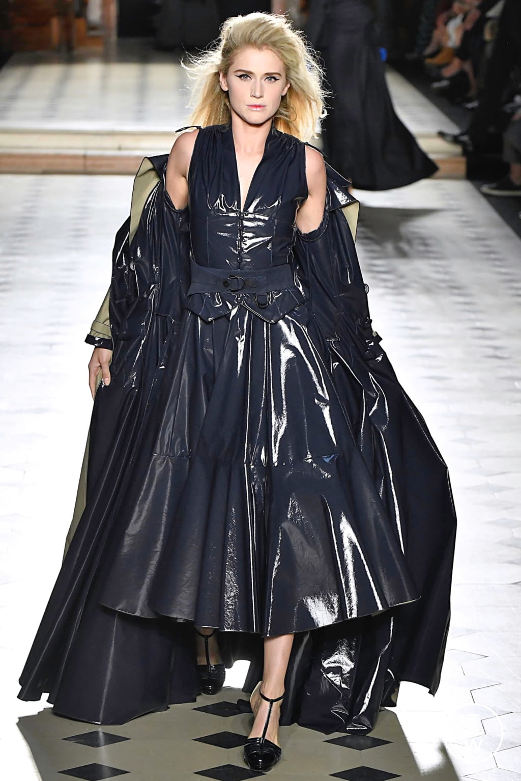 Fashion Week Paris Fall/Winter 2019 look 9 from the Julien Fournié collection 高级定制