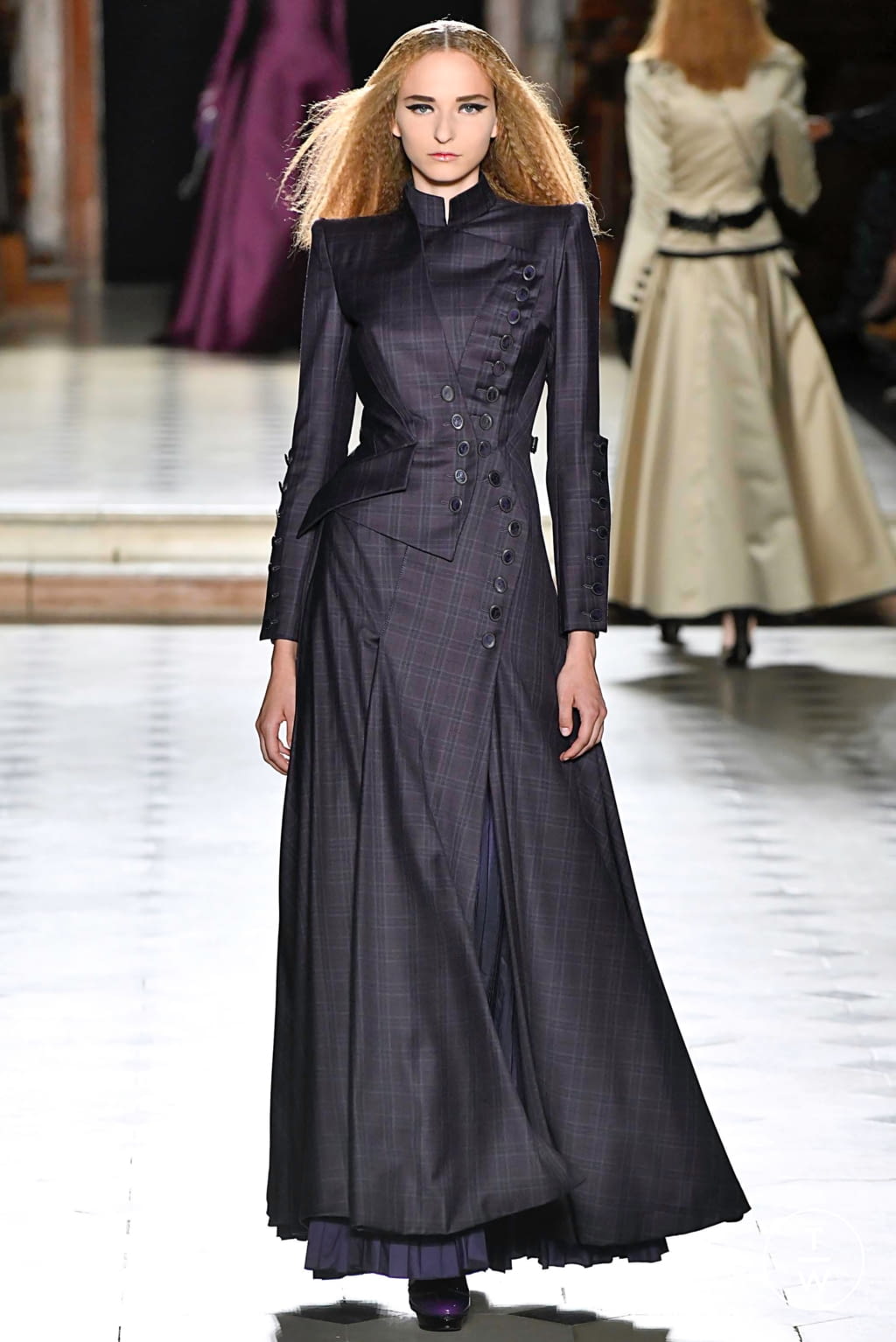 Fashion Week Paris Fall/Winter 2019 look 13 from the Julien Fournié collection 高级定制