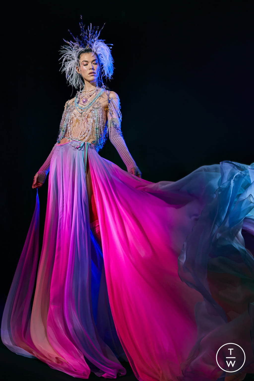 Fashion Week Paris Spring/Summer 2022 look 11 de la collection Julien Fournié couture