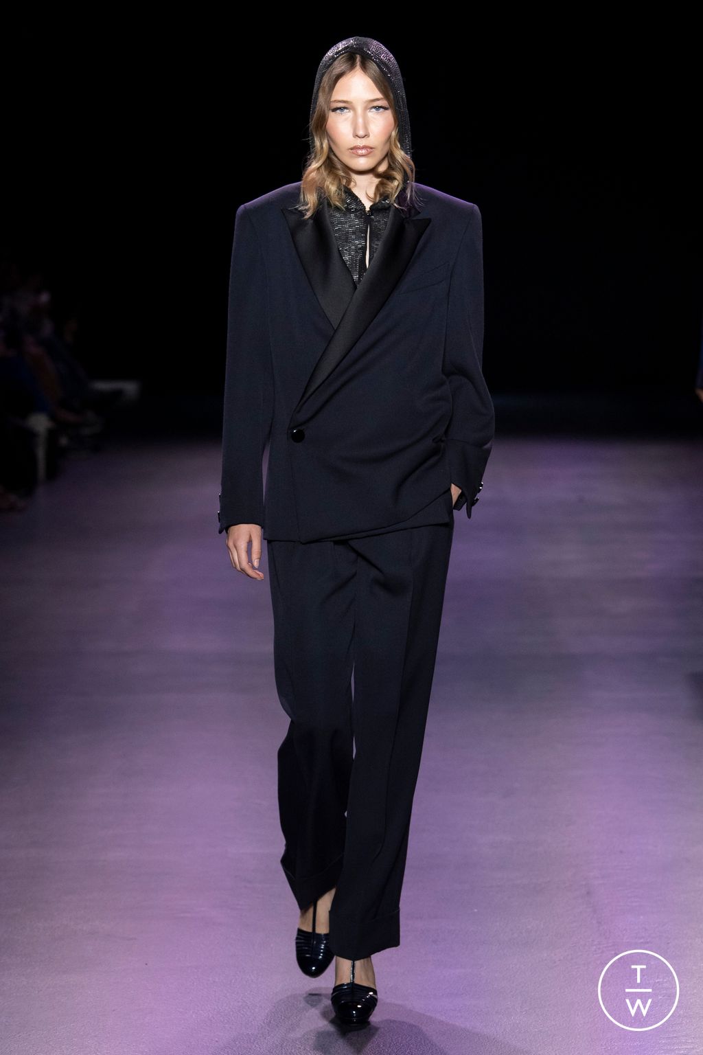 Fashion Week Paris Fall/Winter 2022 look 4 from the Julien Fournié collection 高级定制