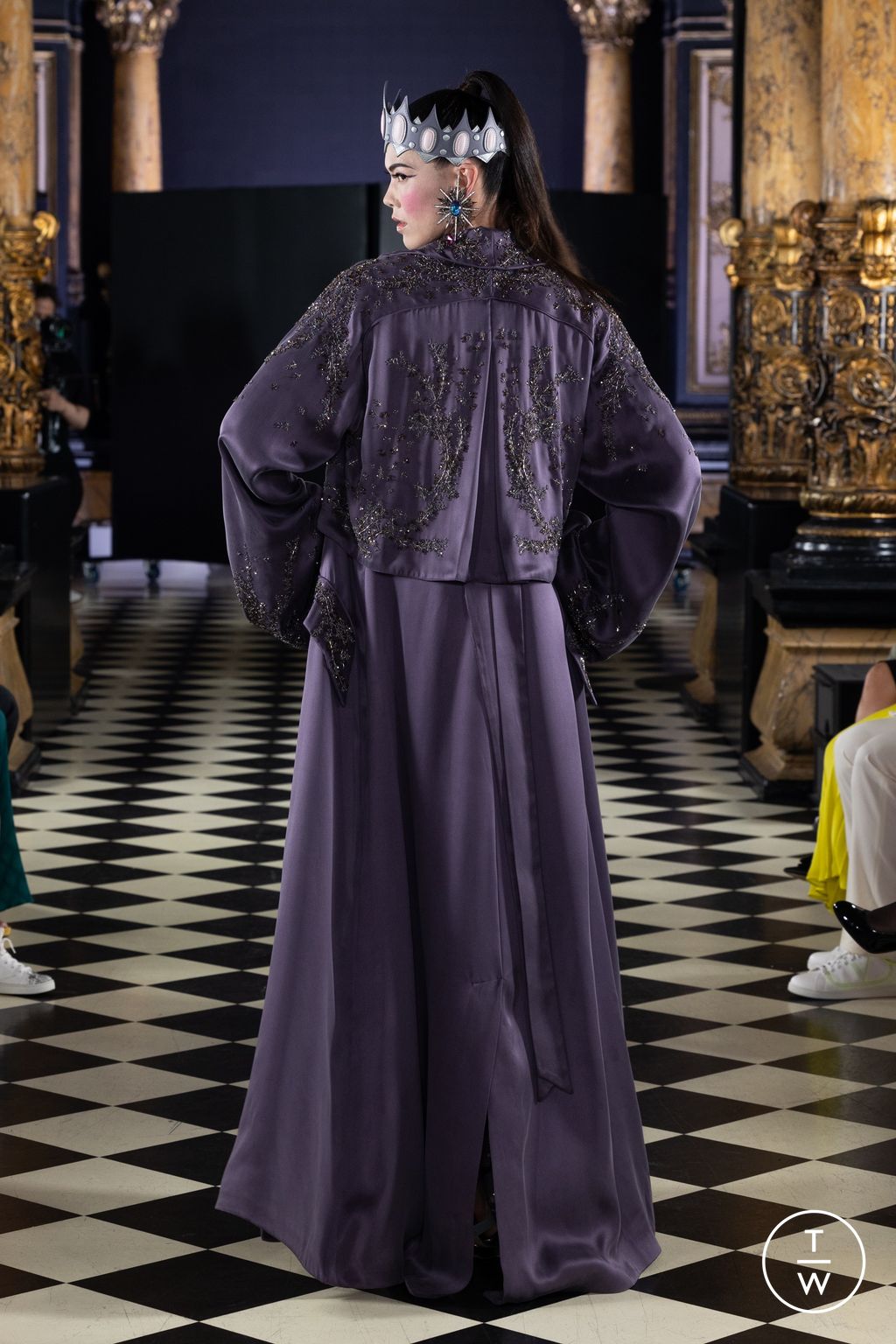 Fashion Week Paris Fall/Winter 2024 look 13 from the Julien Fournié collection couture