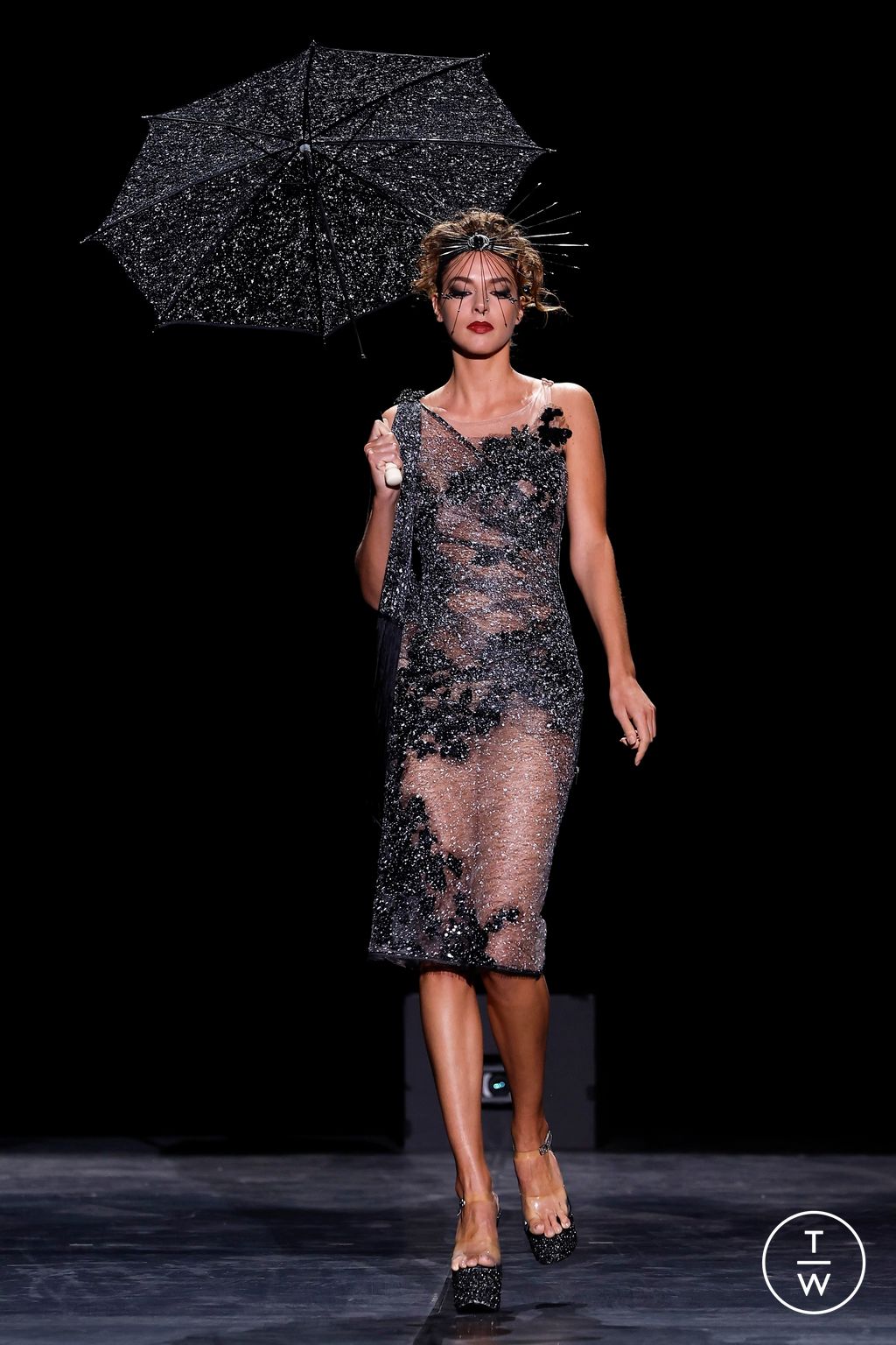 Fashion Week Paris Spring/Summer 2024 look 3 from the Julien Fournié collection couture