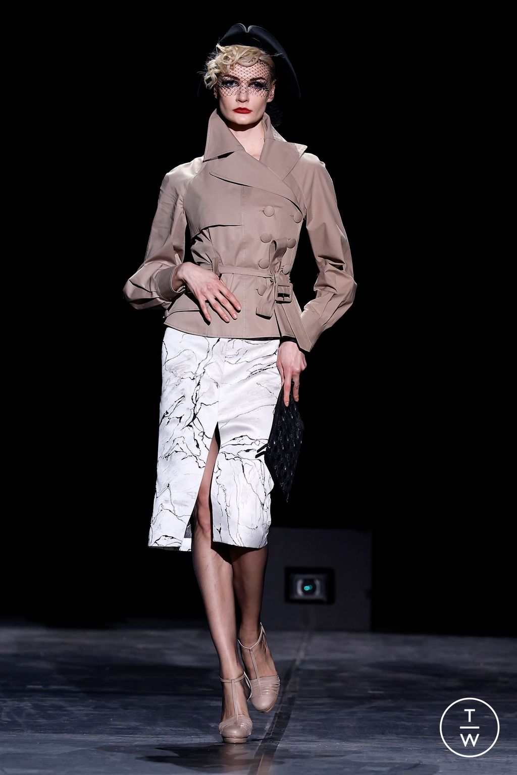 Fashion Week Paris Spring/Summer 2024 look 7 from the Julien Fournié collection couture