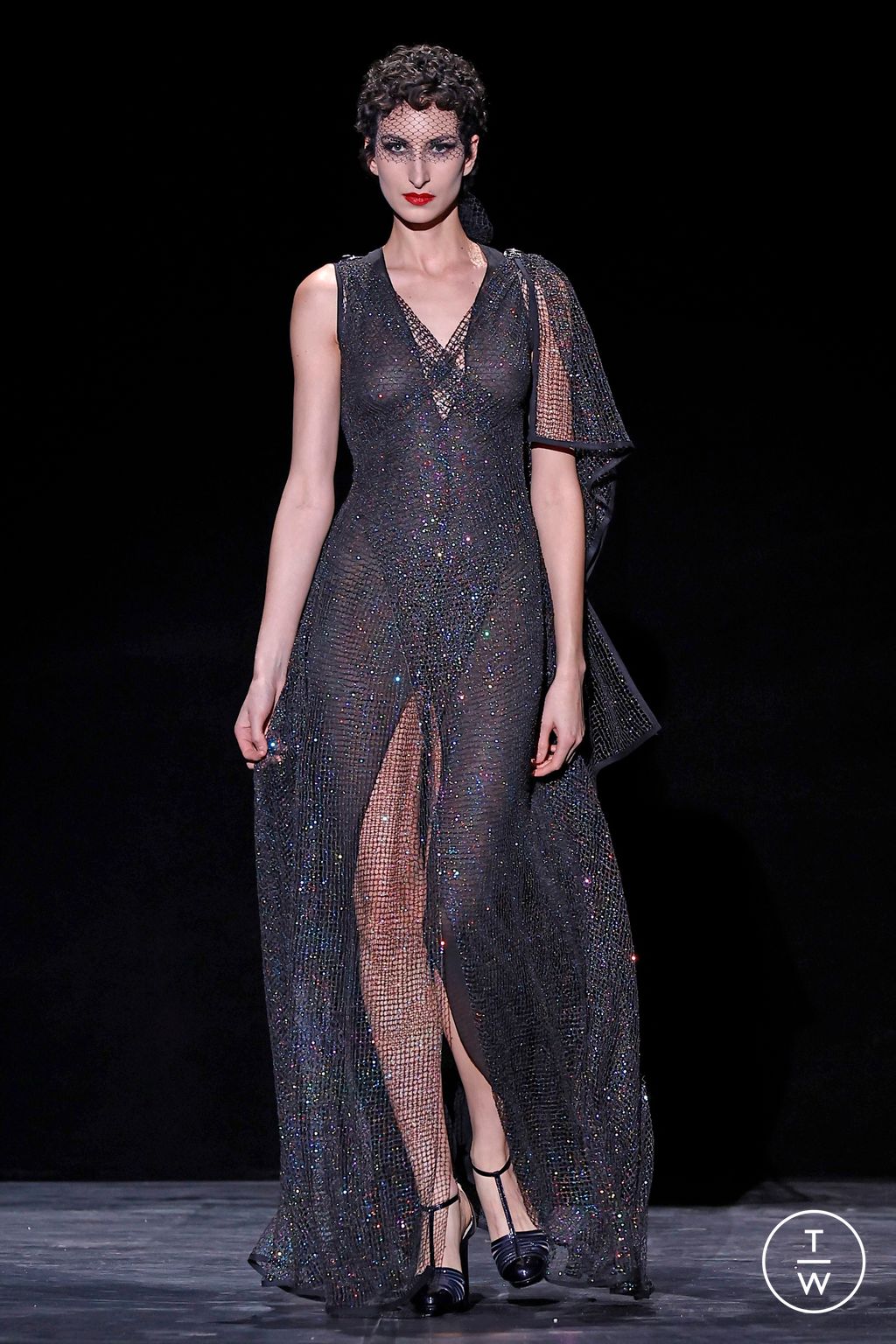Fashion Week Paris Spring/Summer 2024 look 23 from the Julien Fournié collection couture