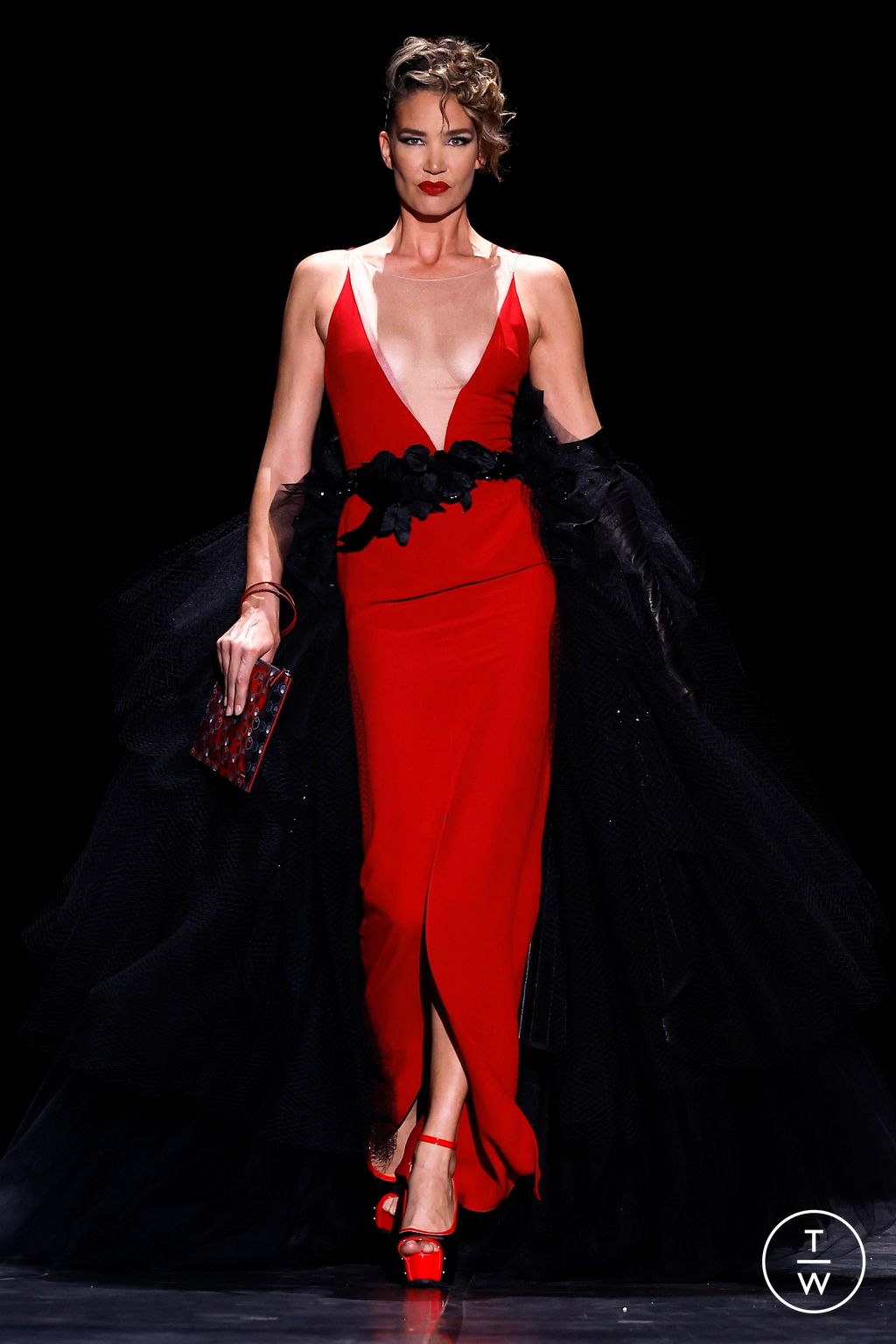 Fashion Week Paris Spring/Summer 2024 look 24 from the Julien Fournié collection couture