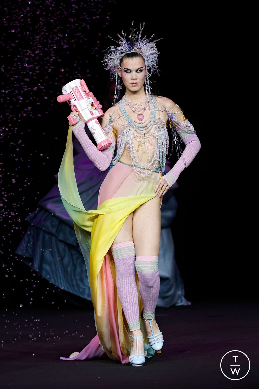 Fashion Week Paris Spring-Summer 2025 look 21 from the Julien Fournié collection couture