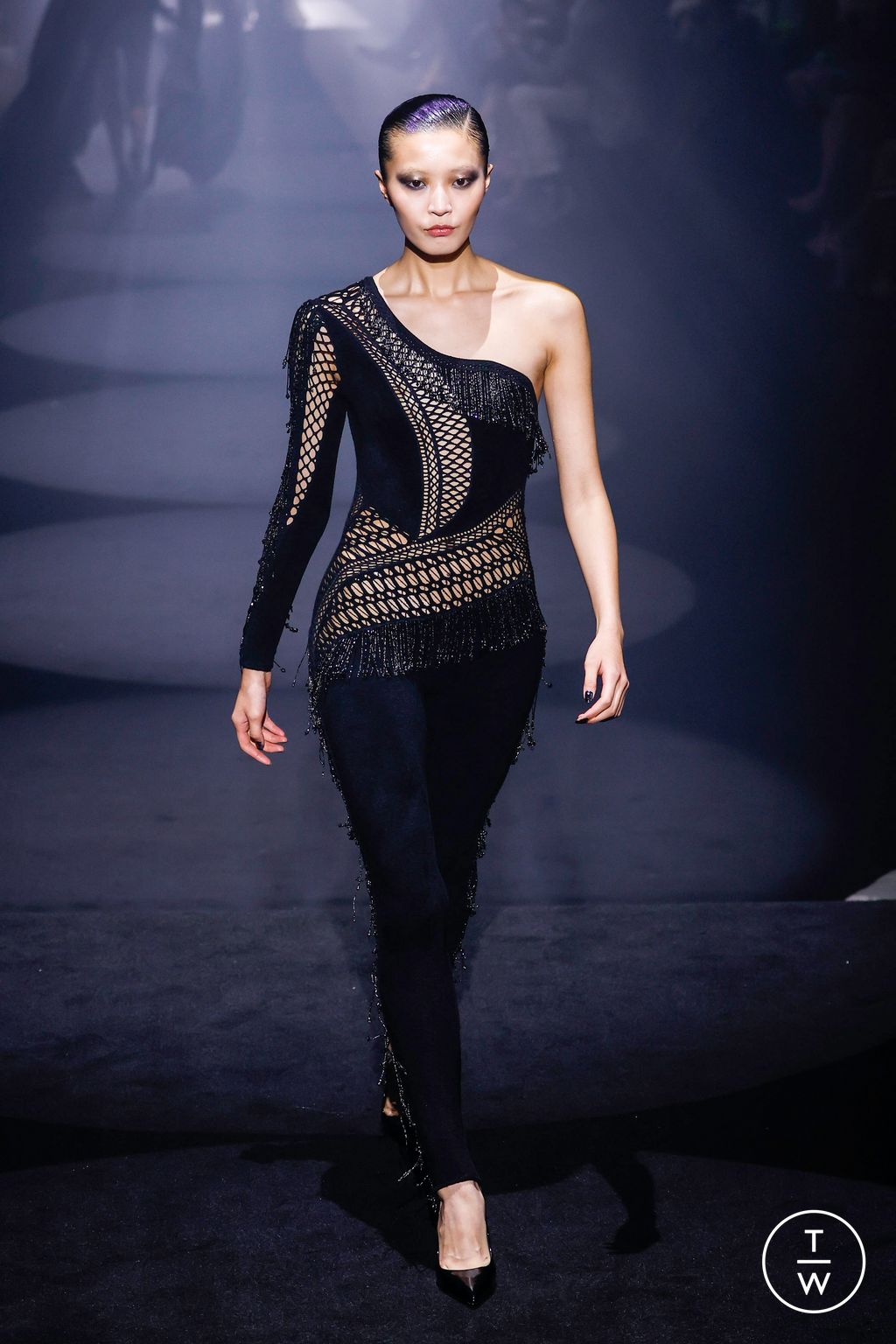 Fashion Week London Fall/Winter 2023 look 9 from the Julien MacDonald collection 女装