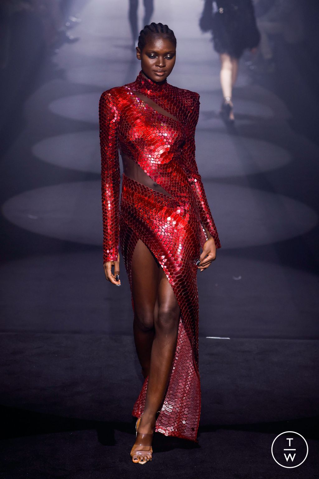 Fashion Week London Fall/Winter 2023 look 28 from the Julien MacDonald collection 女装