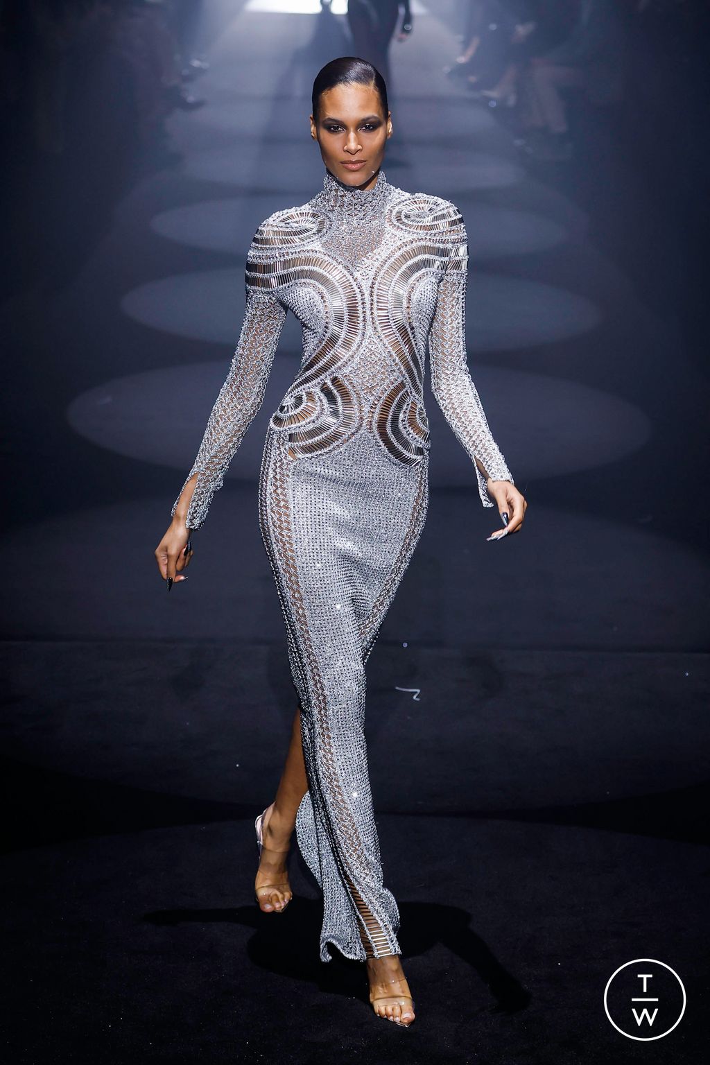 Fashion Week London Fall/Winter 2023 look 60 from the Julien MacDonald collection 女装