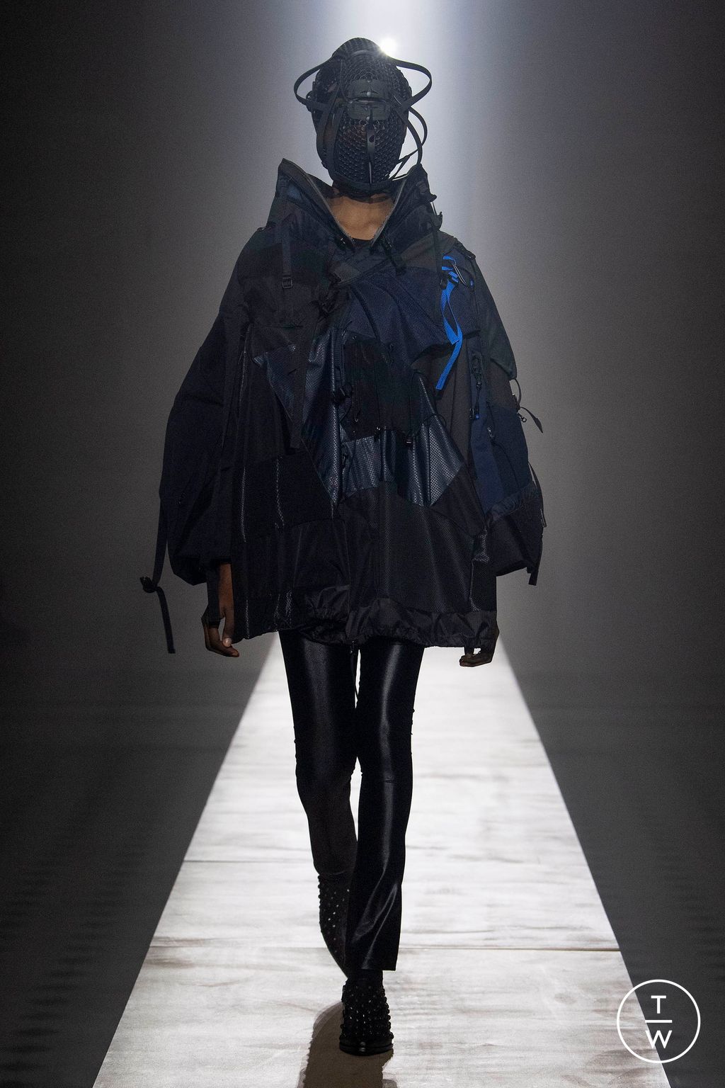 Fashion Week Paris Fall/Winter 2023 look 2 from the Junya Watanabe collection 女装