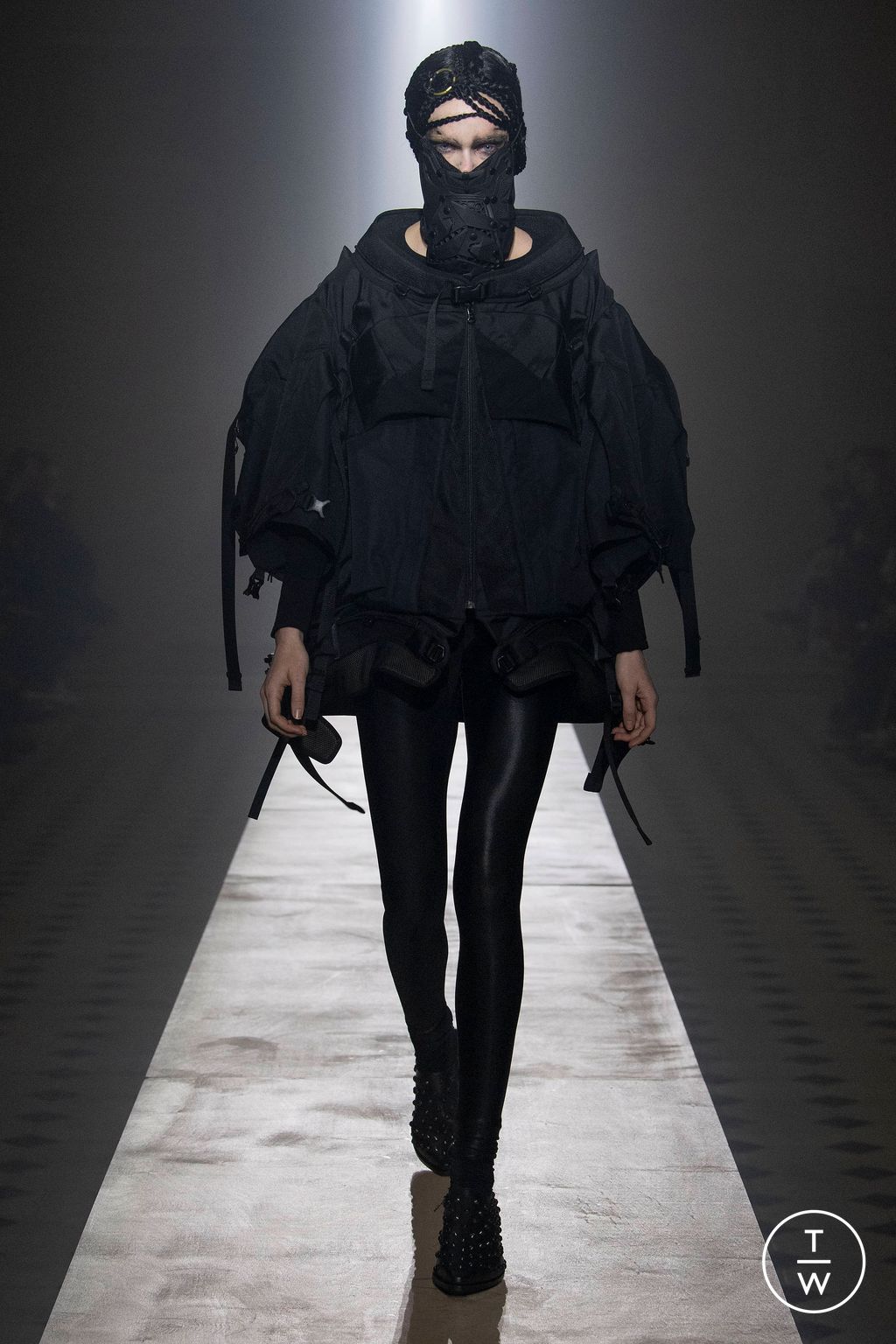 Fashion Week Paris Fall/Winter 2023 look 4 de la collection Junya Watanabe womenswear
