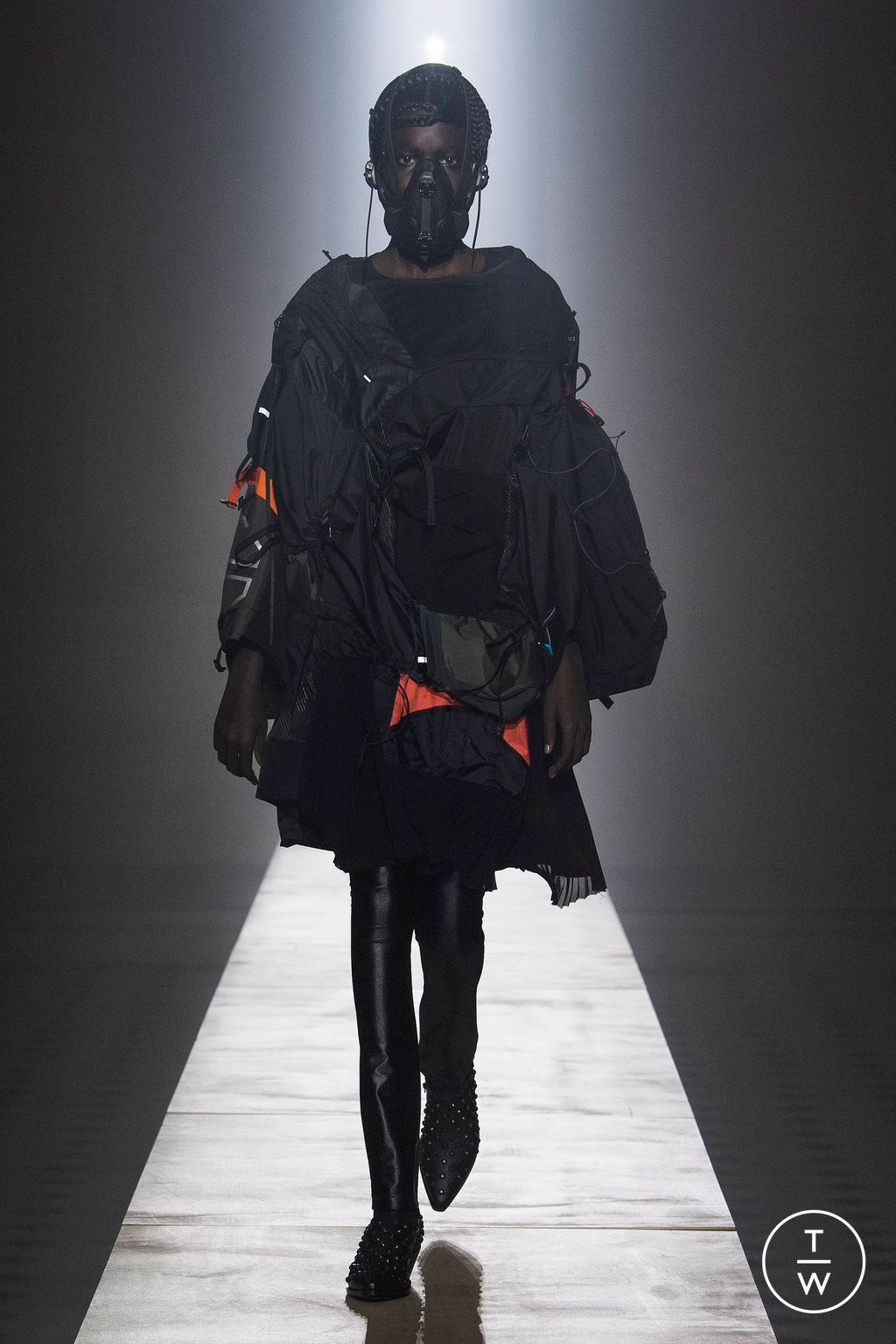 Fashion Week Paris Fall/Winter 2023 look 7 from the Junya Watanabe collection womenswear