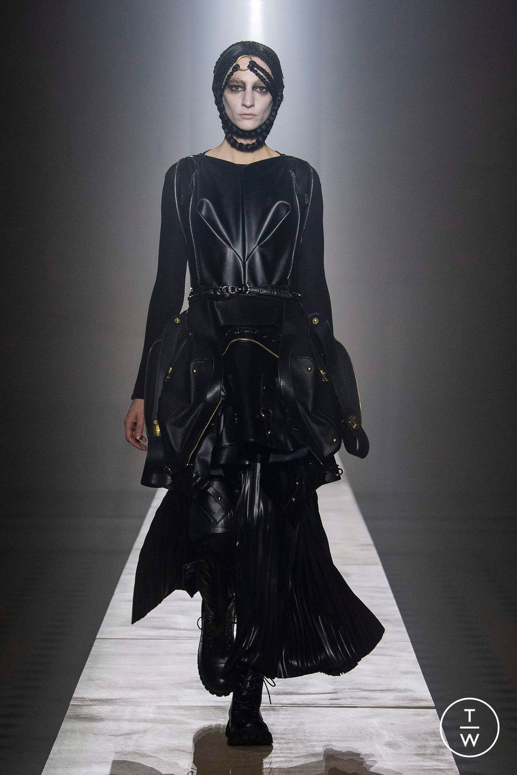 Fashion Week Paris Fall/Winter 2023 look 10 de la collection Junya Watanabe womenswear