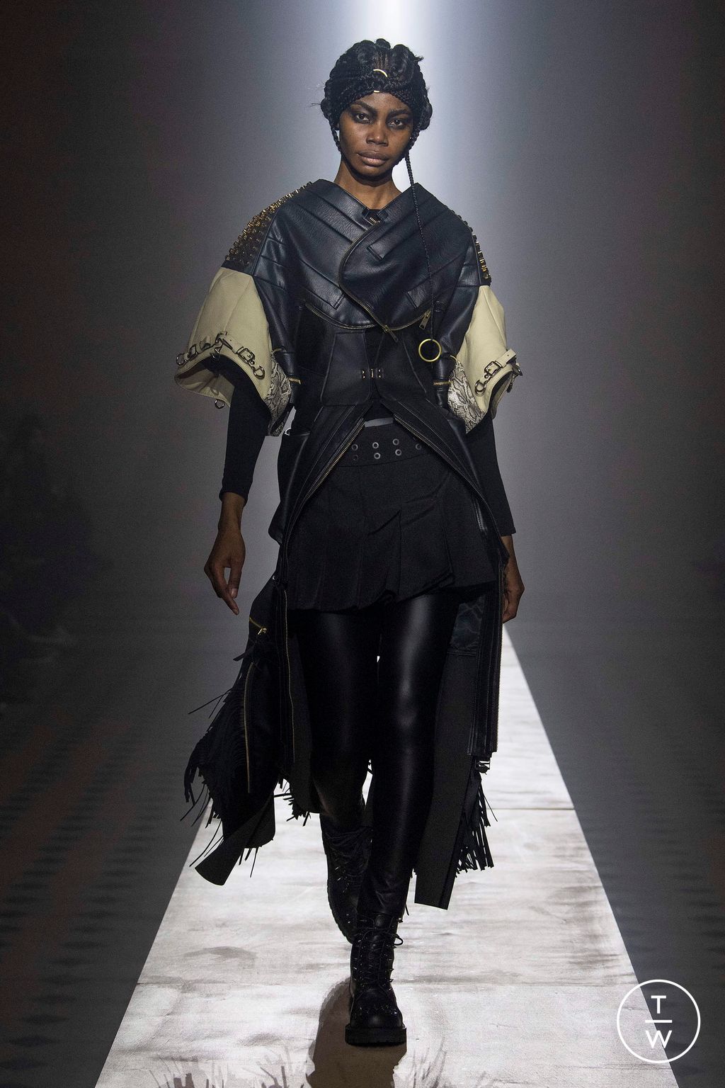 Fashion Week Paris Fall/Winter 2023 look 18 from the Junya Watanabe collection womenswear