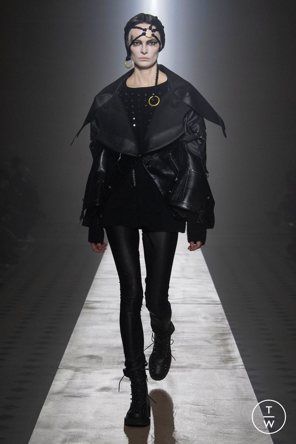 Fashion Week Paris Fall/Winter 2023 look 22 from the Junya Watanabe collection womenswear
