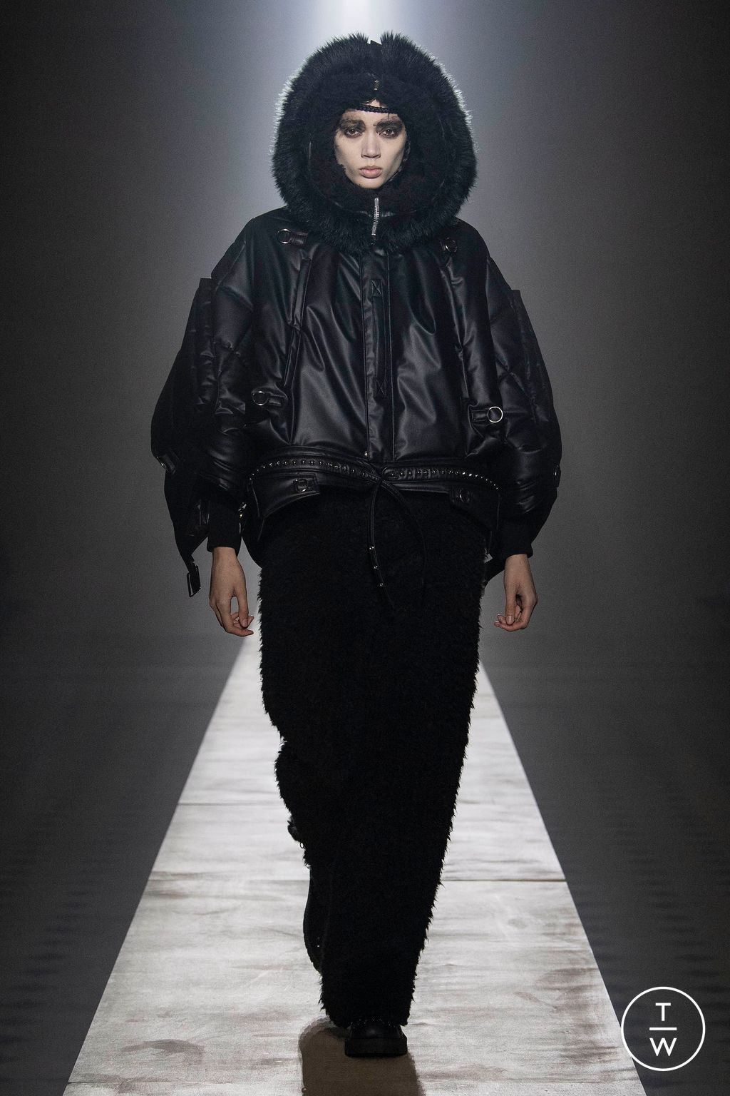 Fashion Week Paris Fall/Winter 2023 look 25 de la collection Junya Watanabe womenswear