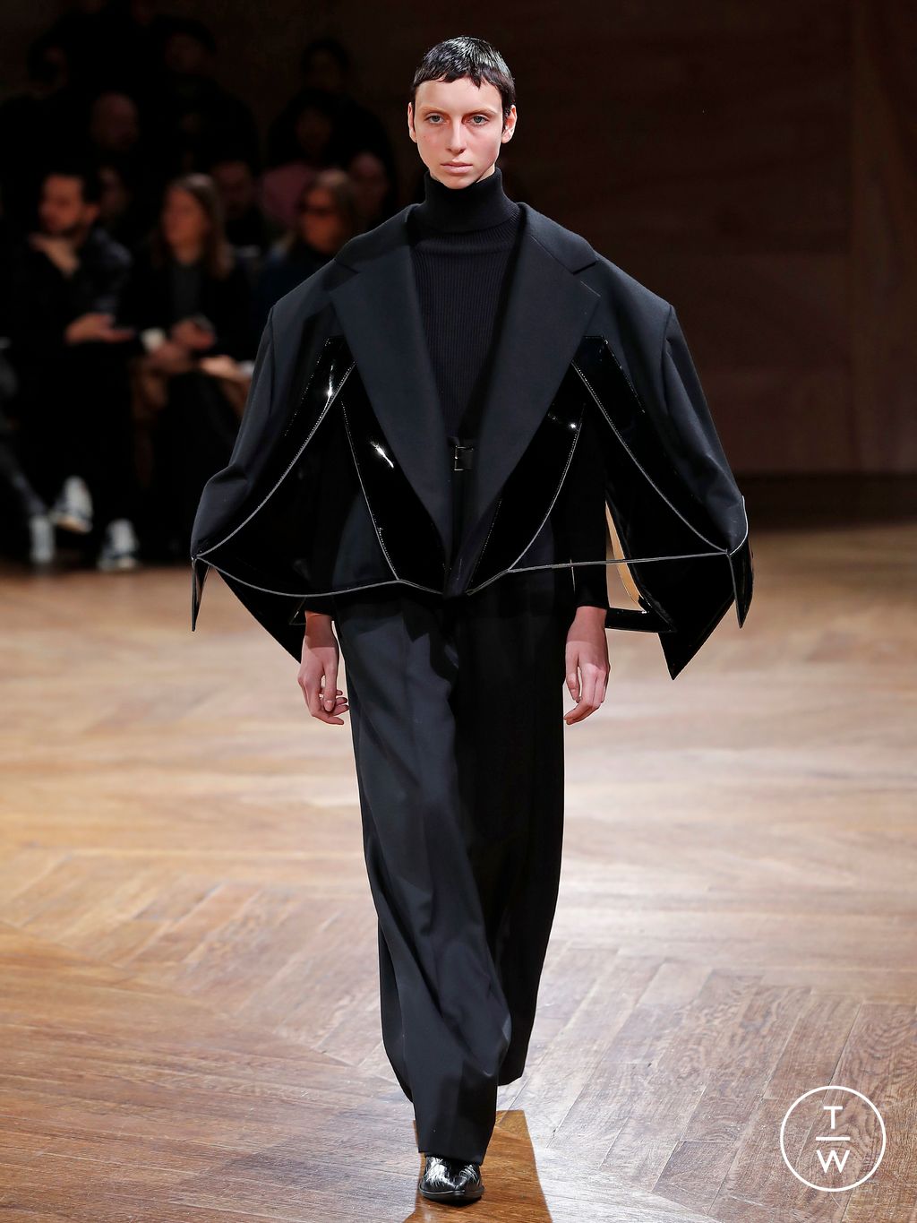 Fashion Week Paris Fall/Winter 2024 look 6 de la collection Junya Watanabe womenswear