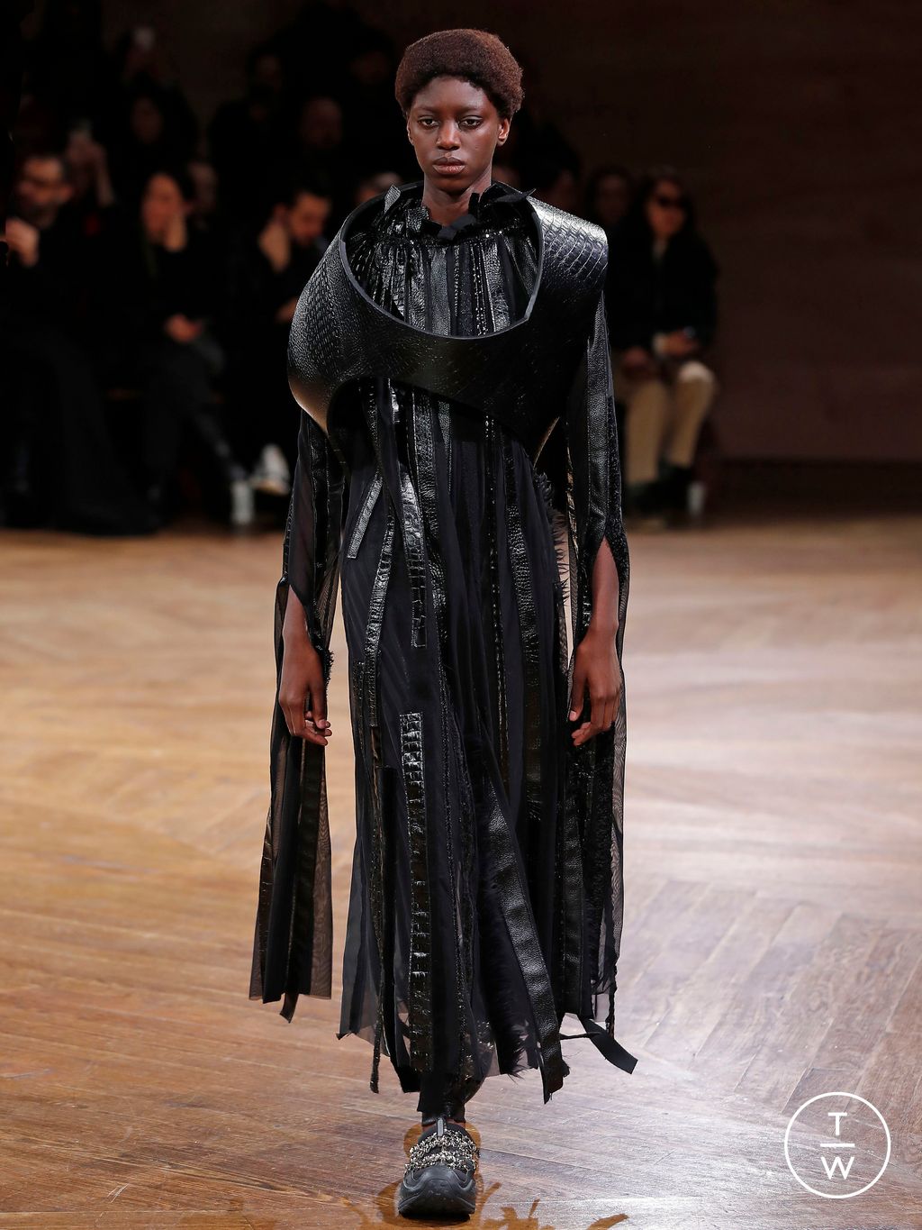 Fashion Week Paris Fall/Winter 2024 look 11 from the Junya Watanabe collection womenswear
