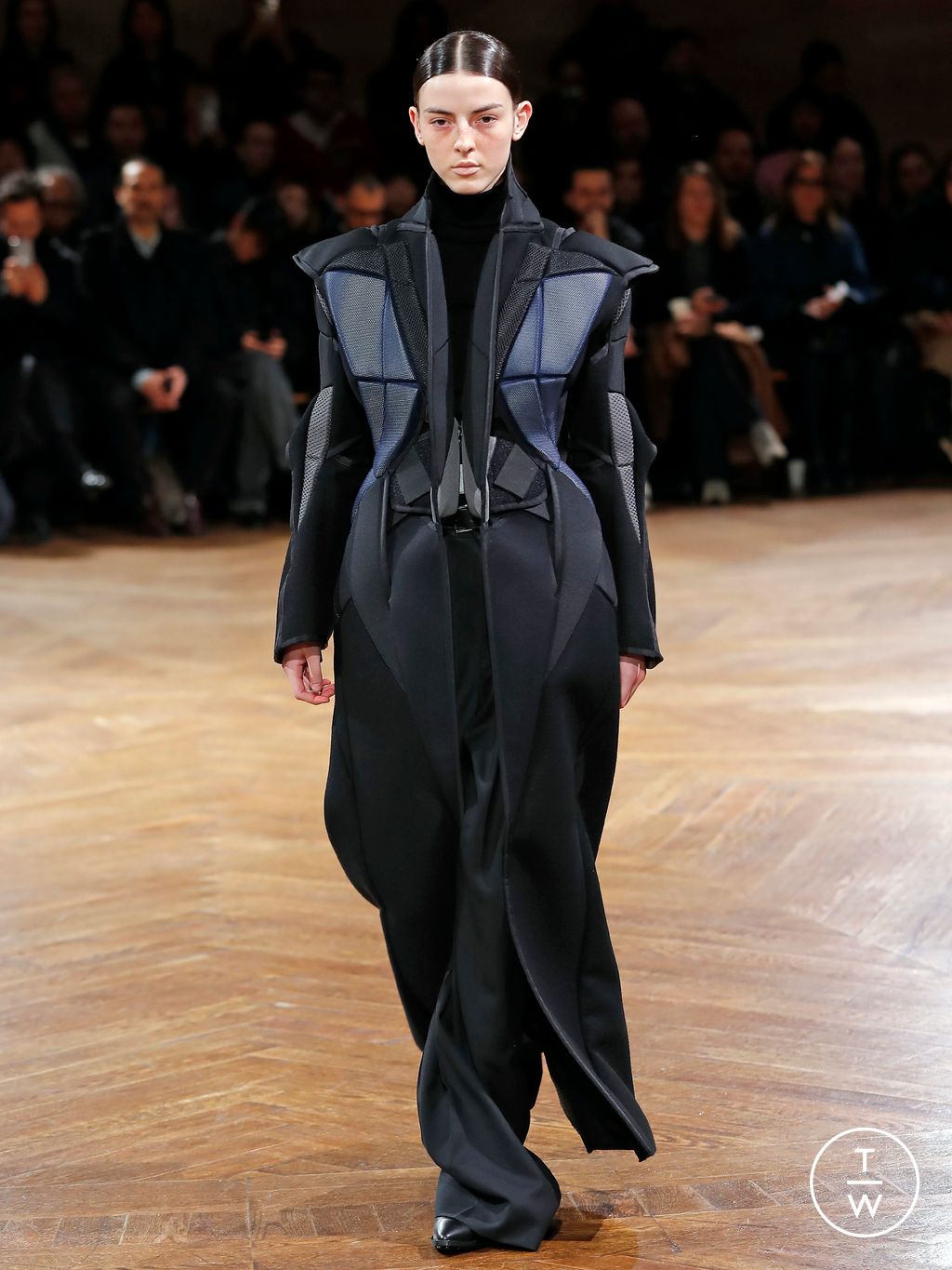 Fashion Week Paris Fall/Winter 2024 look 26 de la collection Junya Watanabe womenswear