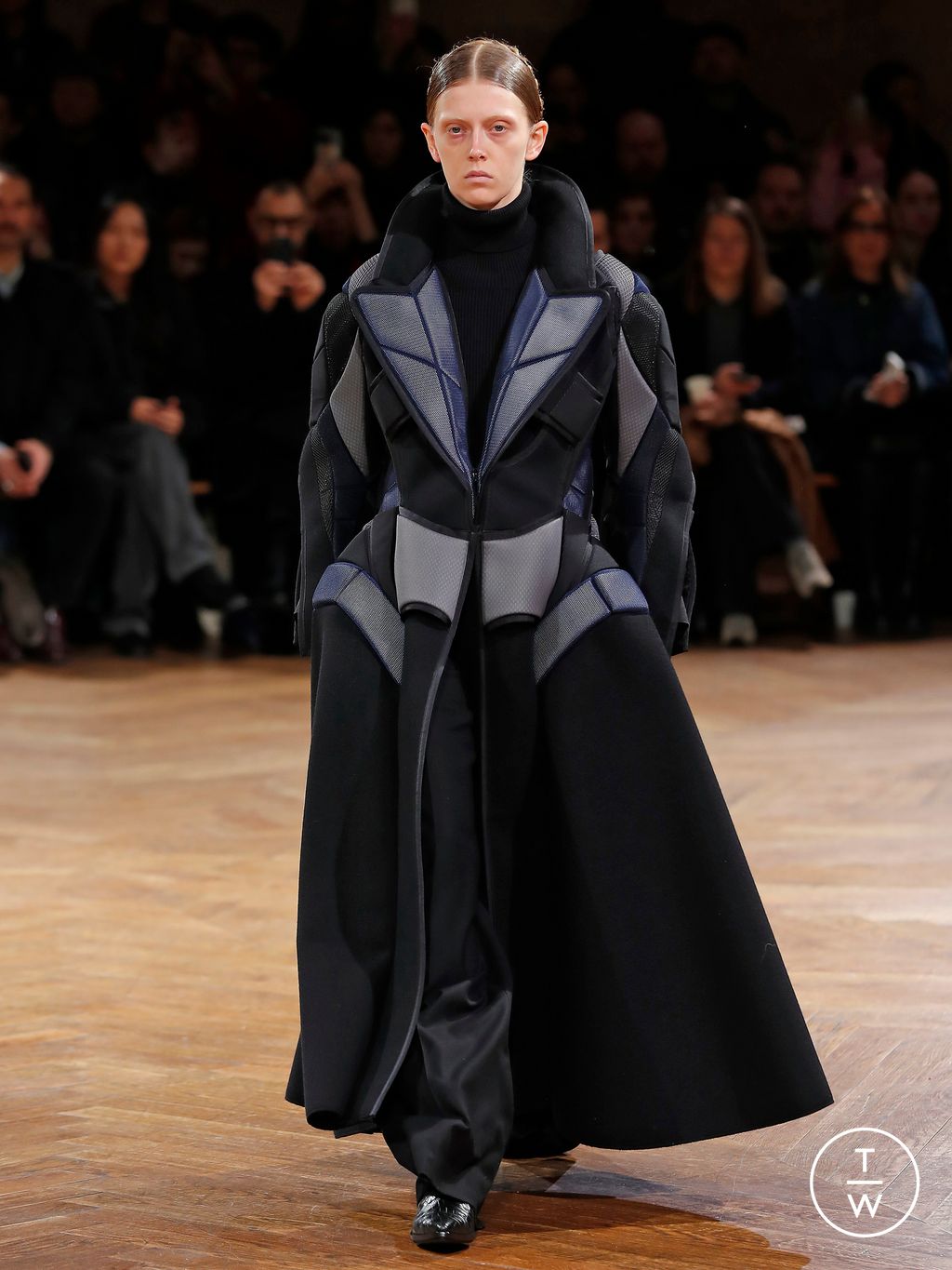 Fashion Week Paris Fall/Winter 2024 look 31 de la collection Junya Watanabe womenswear