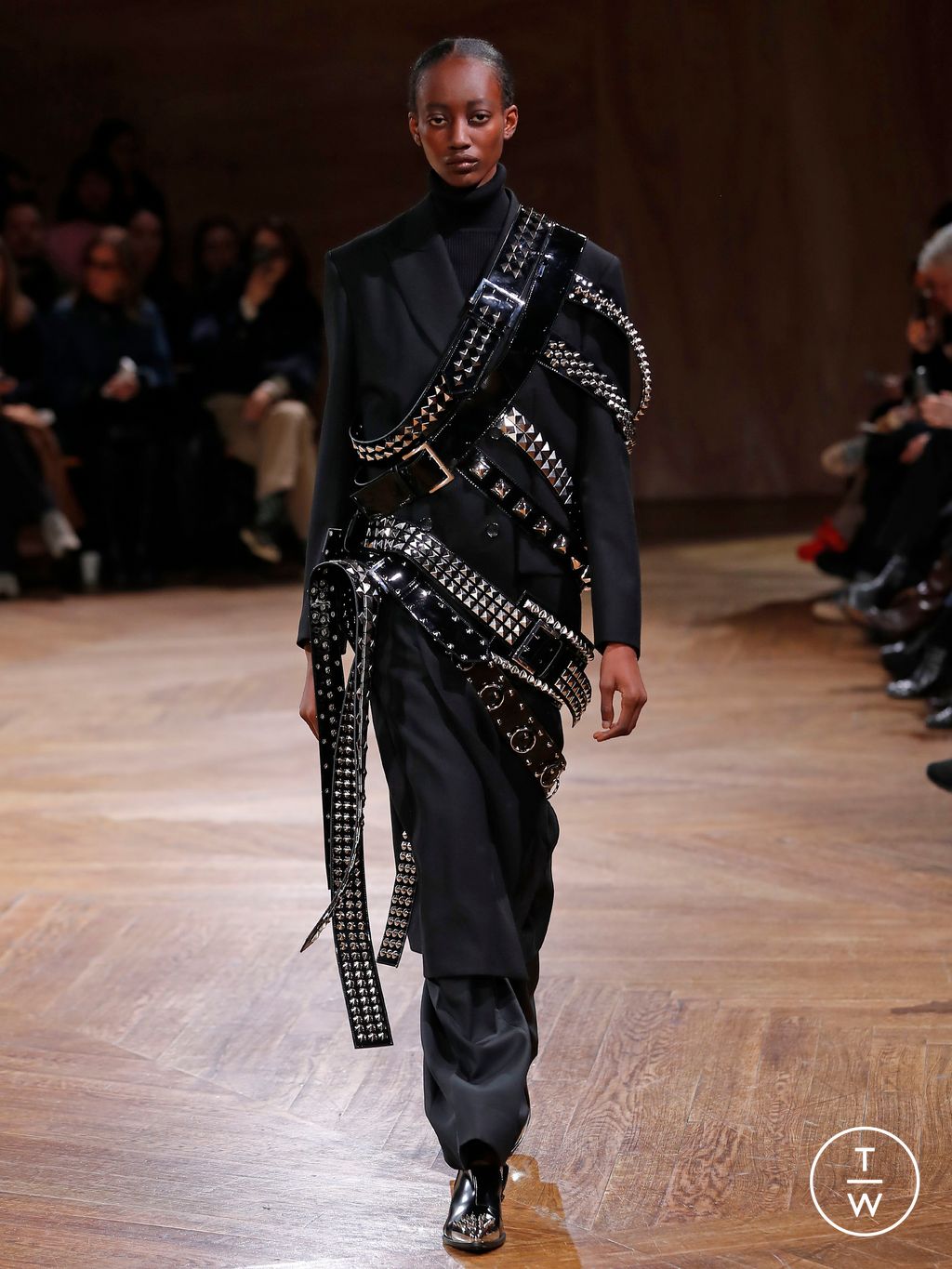 Fashion Week Paris Fall/Winter 2024 look 32 from the Junya Watanabe collection 女装