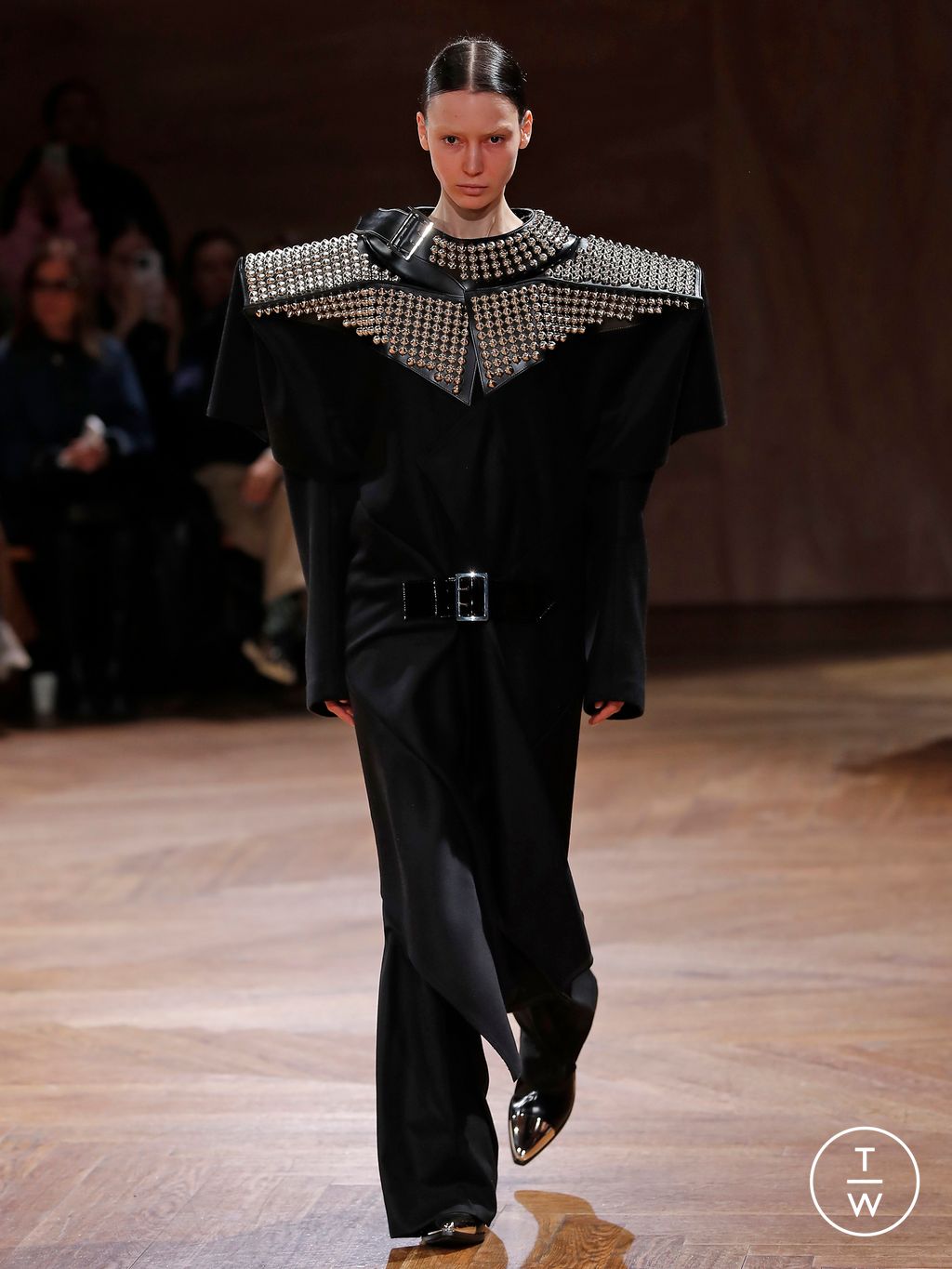Fashion Week Paris Fall/Winter 2024 look 33 from the Junya Watanabe collection 女装