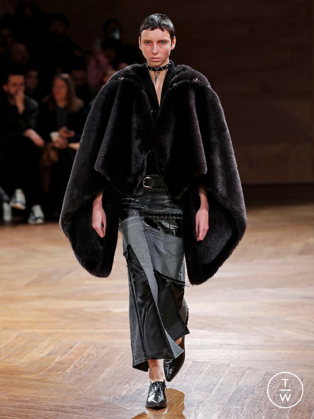 Fashion Week Paris Fall/Winter 2024 look 35 from the Junya Watanabe collection womenswear