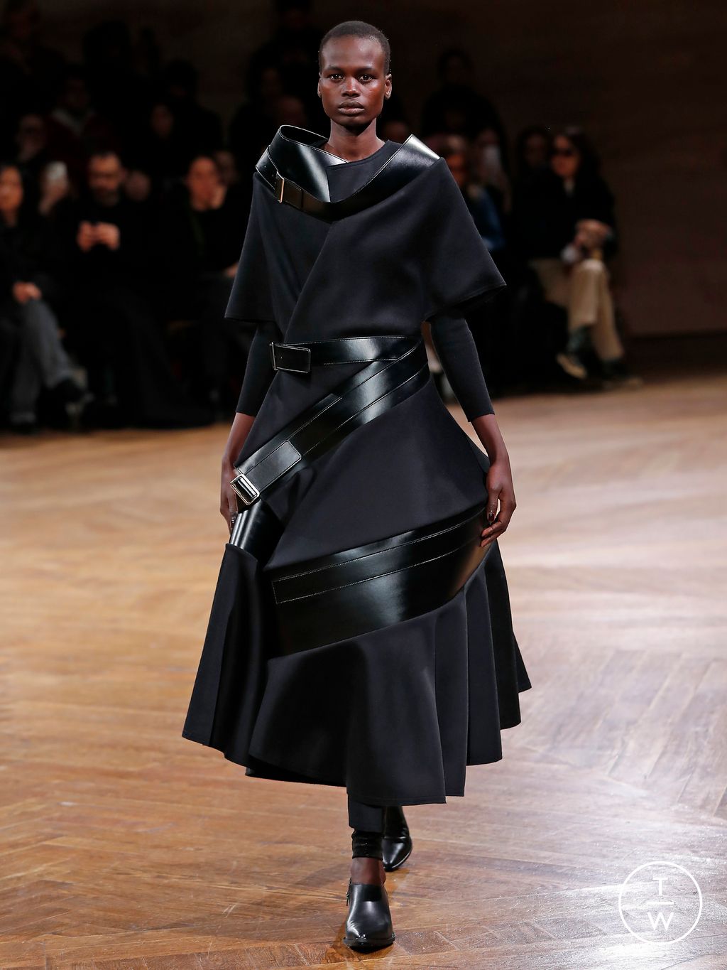 Fashion Week Paris Fall/Winter 2024 look 39 de la collection Junya Watanabe womenswear
