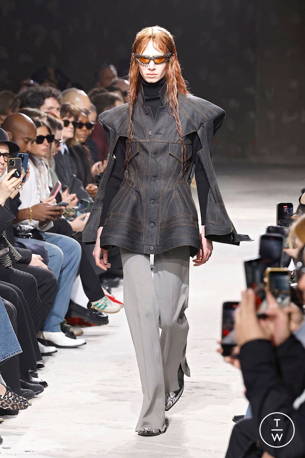 Fashion Week Paris Fall/Winter 2025 look 29 from the Junya Watanabe collection womenswear