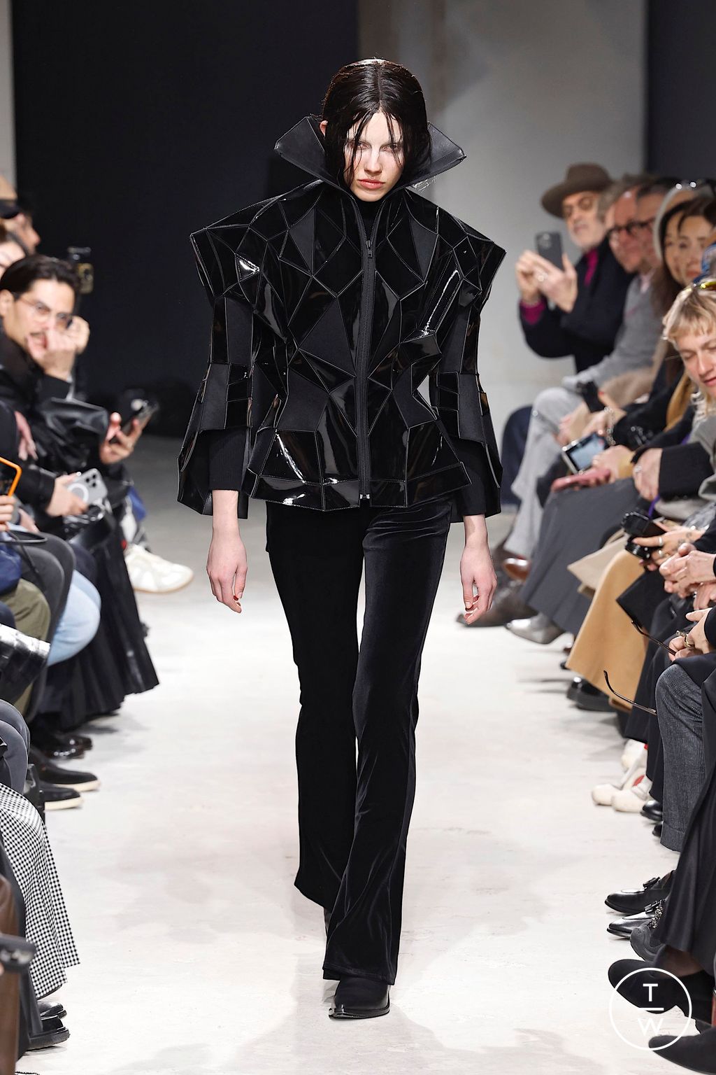 Fashion Week Paris Fall/Winter 2025 look 79 from the Junya Watanabe collection 女装