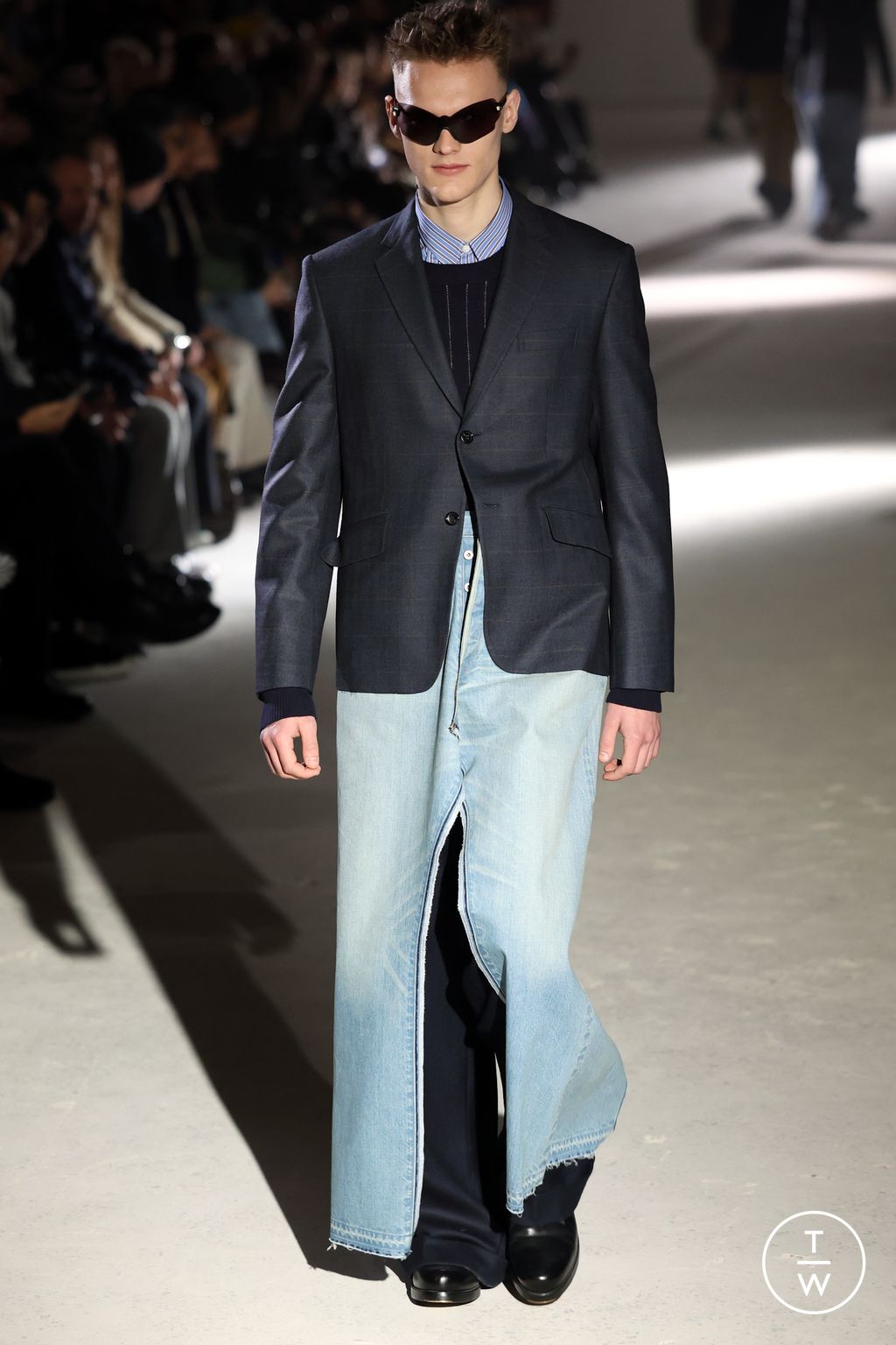 Fashion Week Paris Fall/Winter 2024 look 2 de la collection Junya Watanabe Man menswear