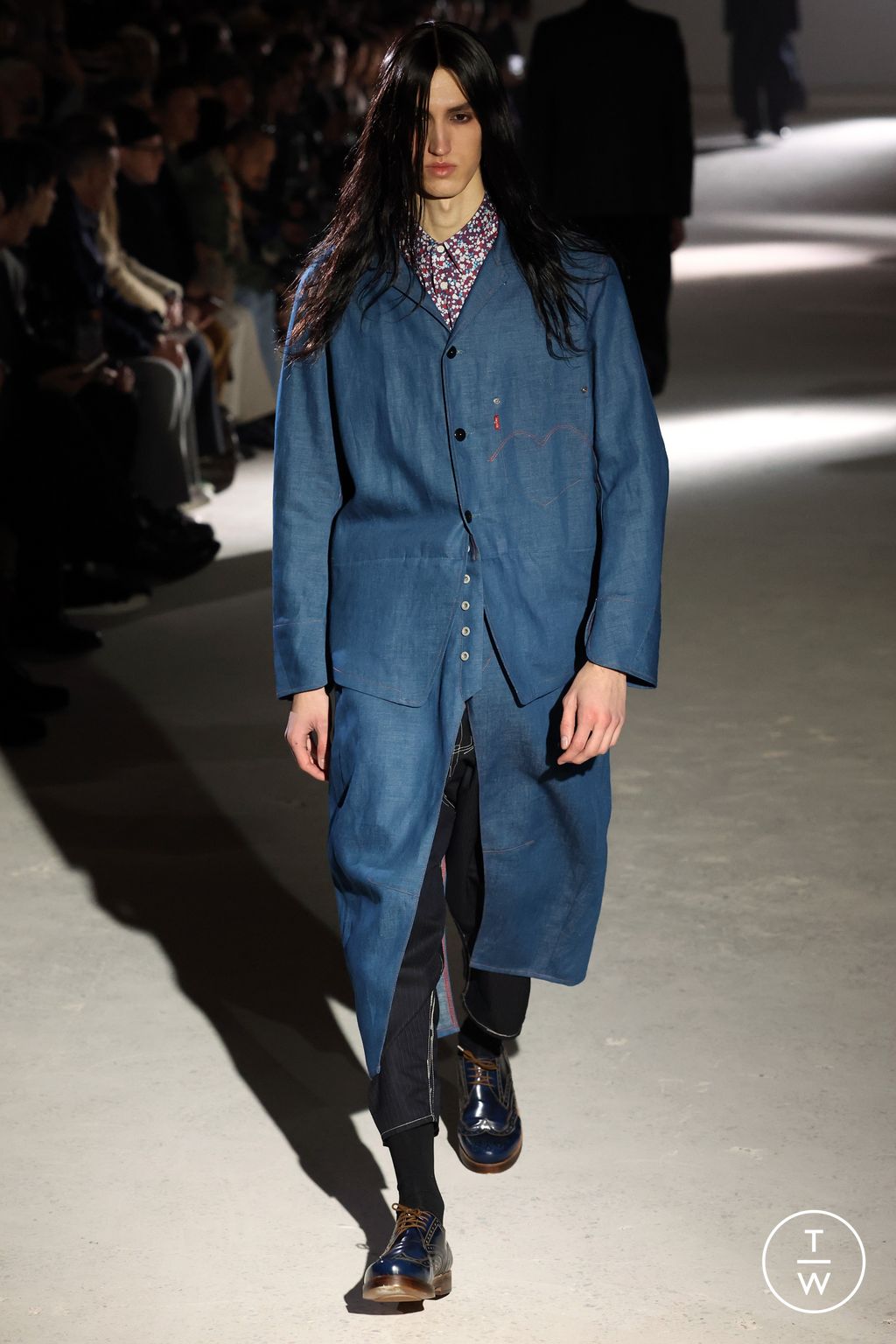 Fashion Week Paris Fall/Winter 2024 look 17 from the Junya Watanabe Man collection menswear