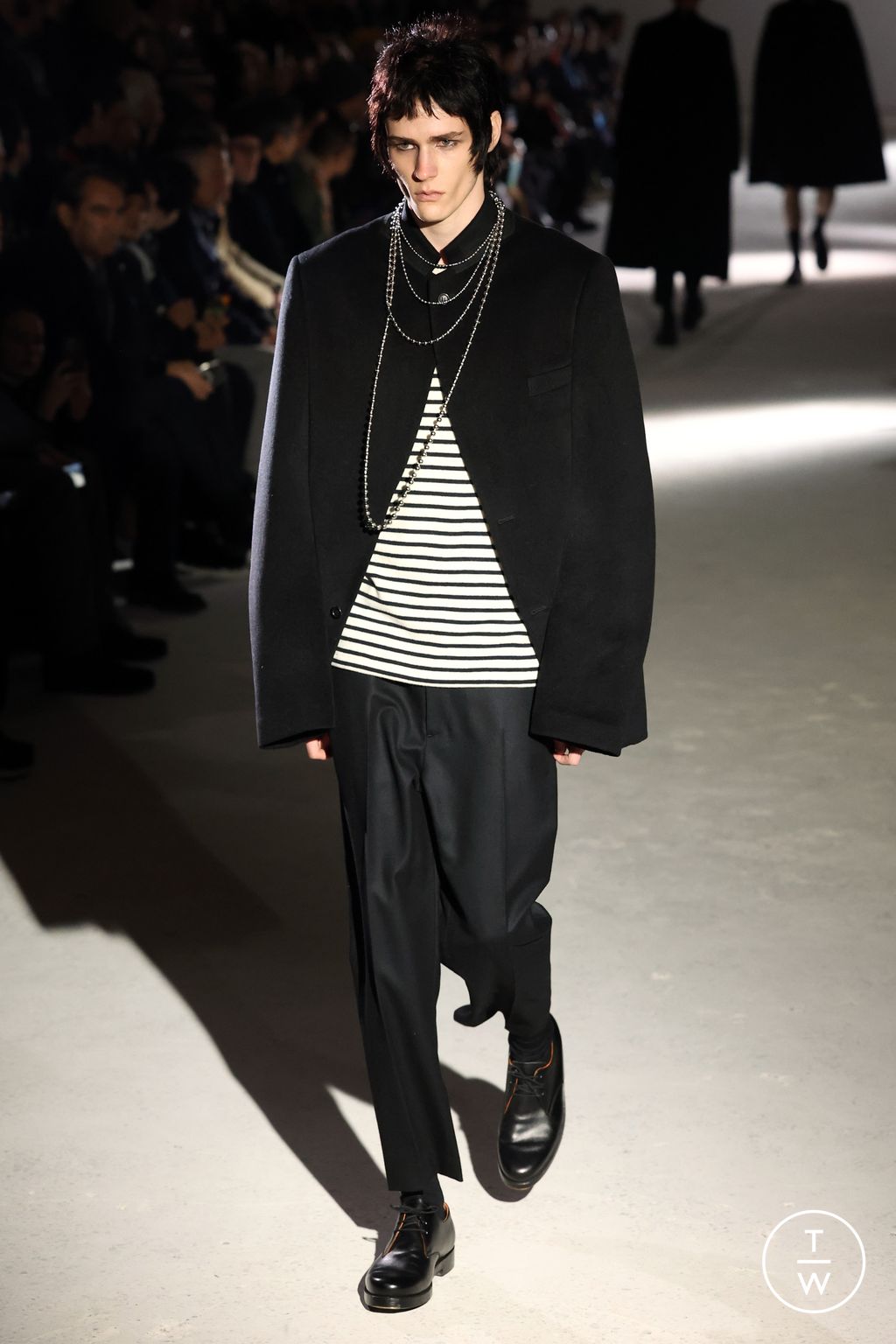 Fashion Week Paris Fall/Winter 2024 look 19 de la collection Junya Watanabe Man menswear