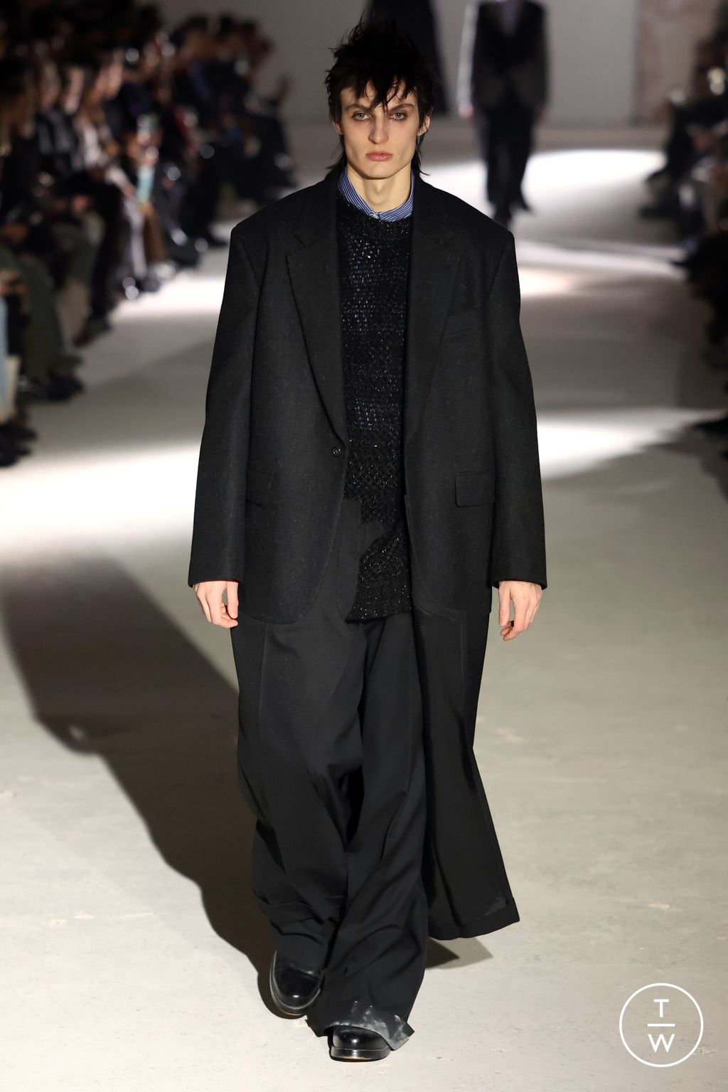 Fashion Week Paris Fall/Winter 2024 look 21 from the Junya Watanabe Man collection menswear