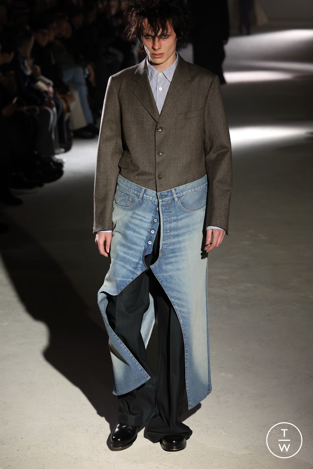 Fashion Week Paris Fall/Winter 2024 look 9 de la collection Junya Watanabe Man menswear