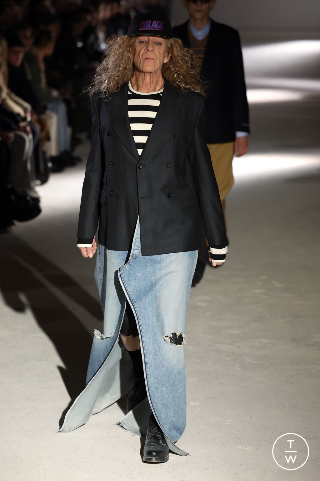 Fashion Week Paris Fall/Winter 2024 look 39 de la collection Junya Watanabe Man menswear