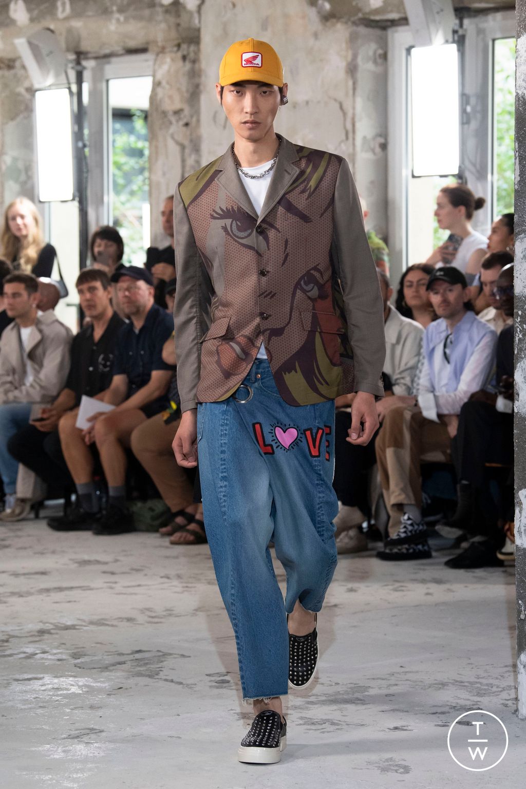Fashion Week Paris Spring/Summer 2023 look 1 de la collection Junya Watanabe Man menswear