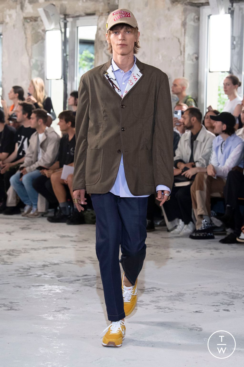 Fashion Week Paris Spring/Summer 2023 look 9 from the Junya Watanabe Man collection menswear