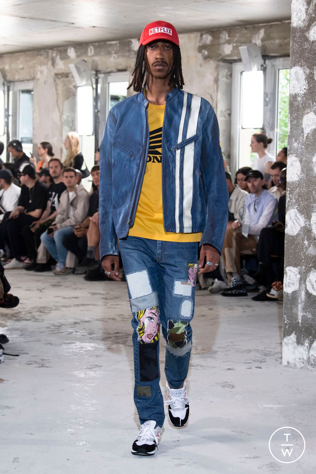 Fashion Week Paris Spring/Summer 2023 look 21 from the Junya Watanabe Man collection menswear