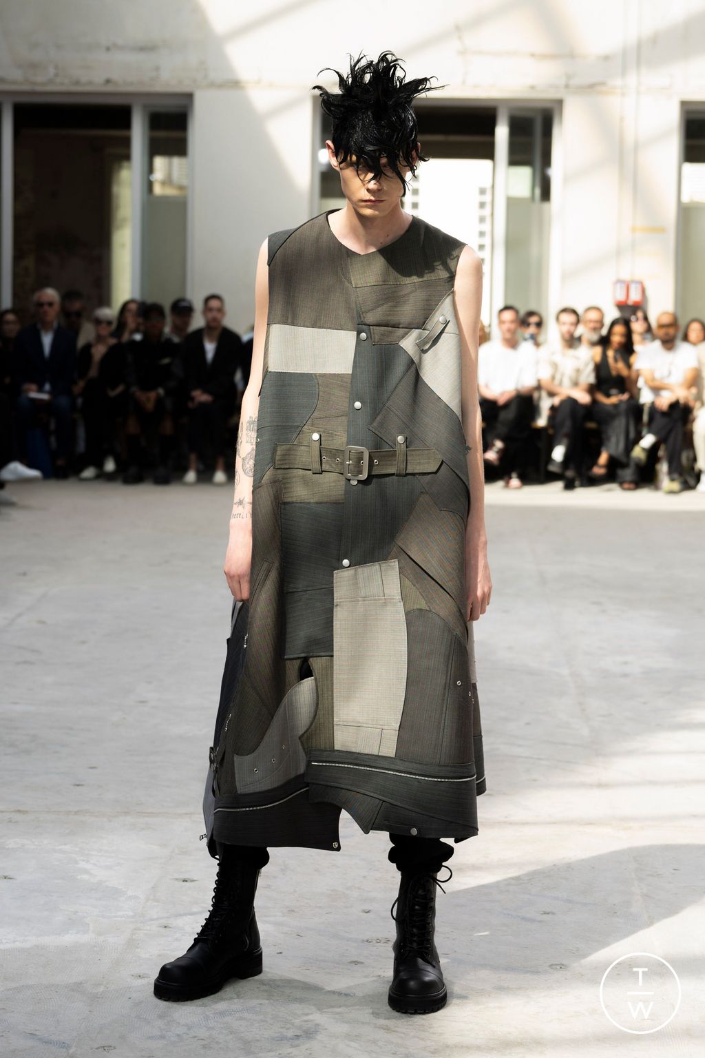Fashion Week Paris Spring/Summer 2024 look 1 from the Junya Watanabe Man collection menswear