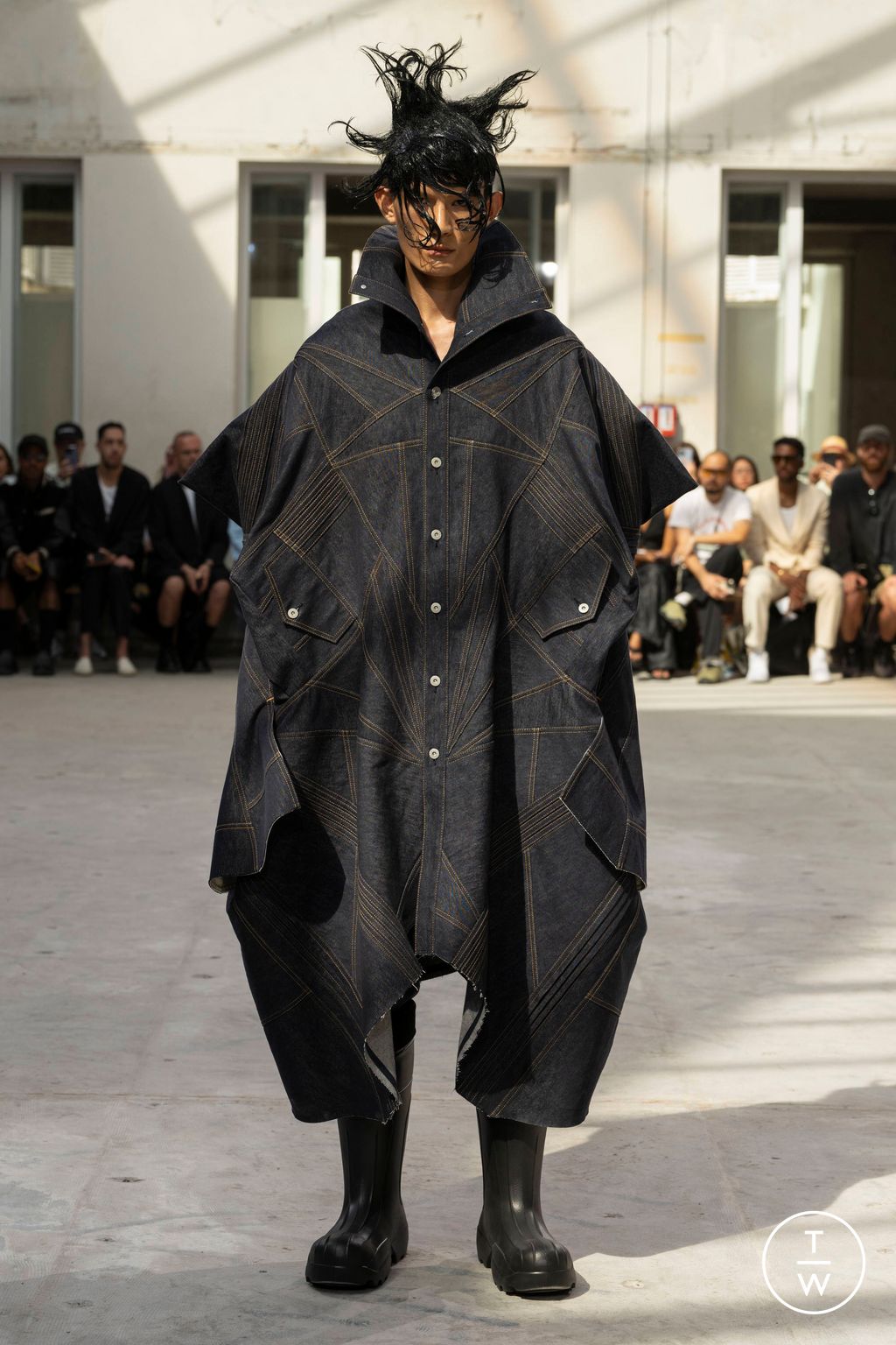 Fashion Week Paris Spring/Summer 2024 look 10 from the Junya Watanabe Man collection 男装