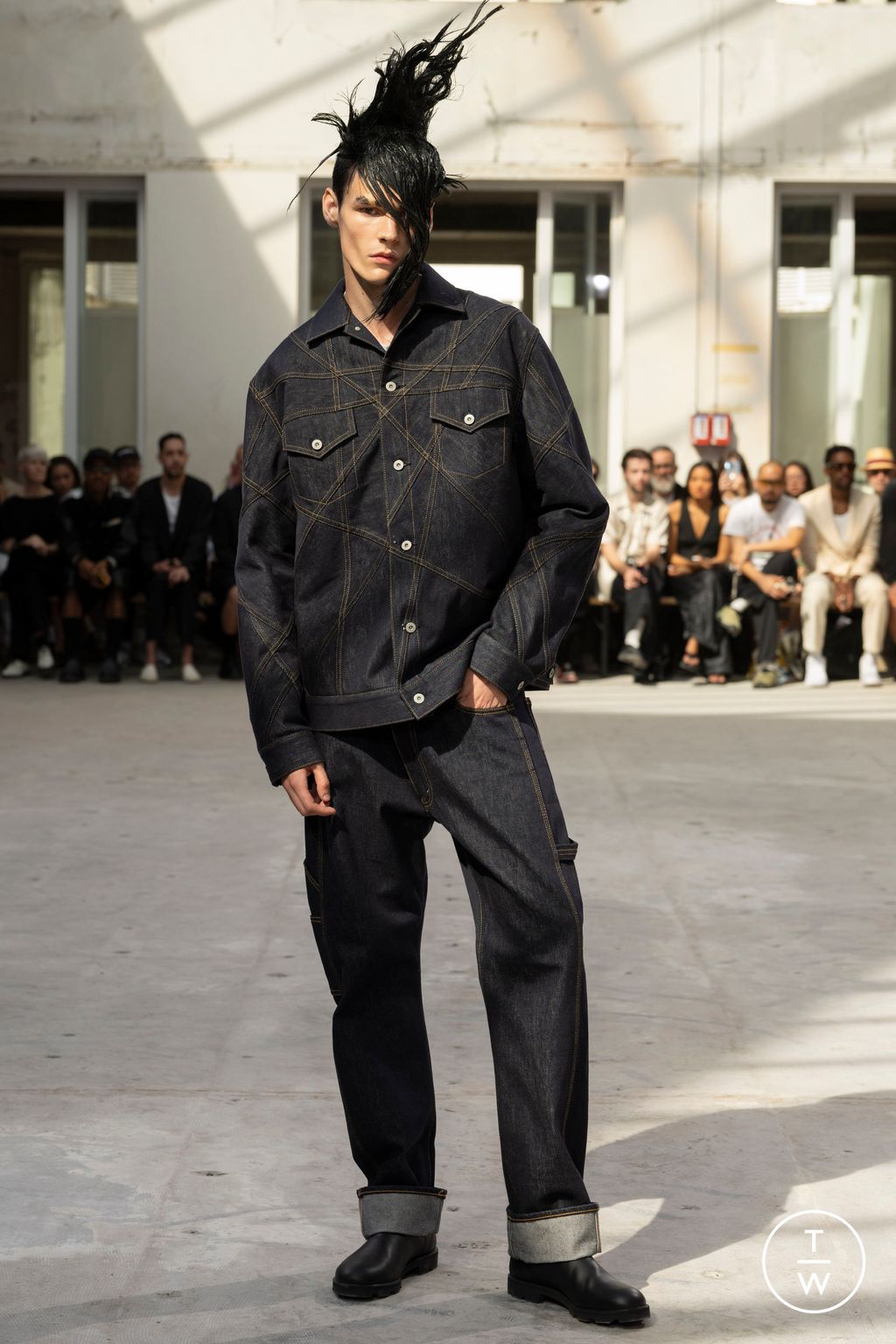 Fashion Week Paris Spring/Summer 2024 look 11 from the Junya Watanabe Man collection menswear
