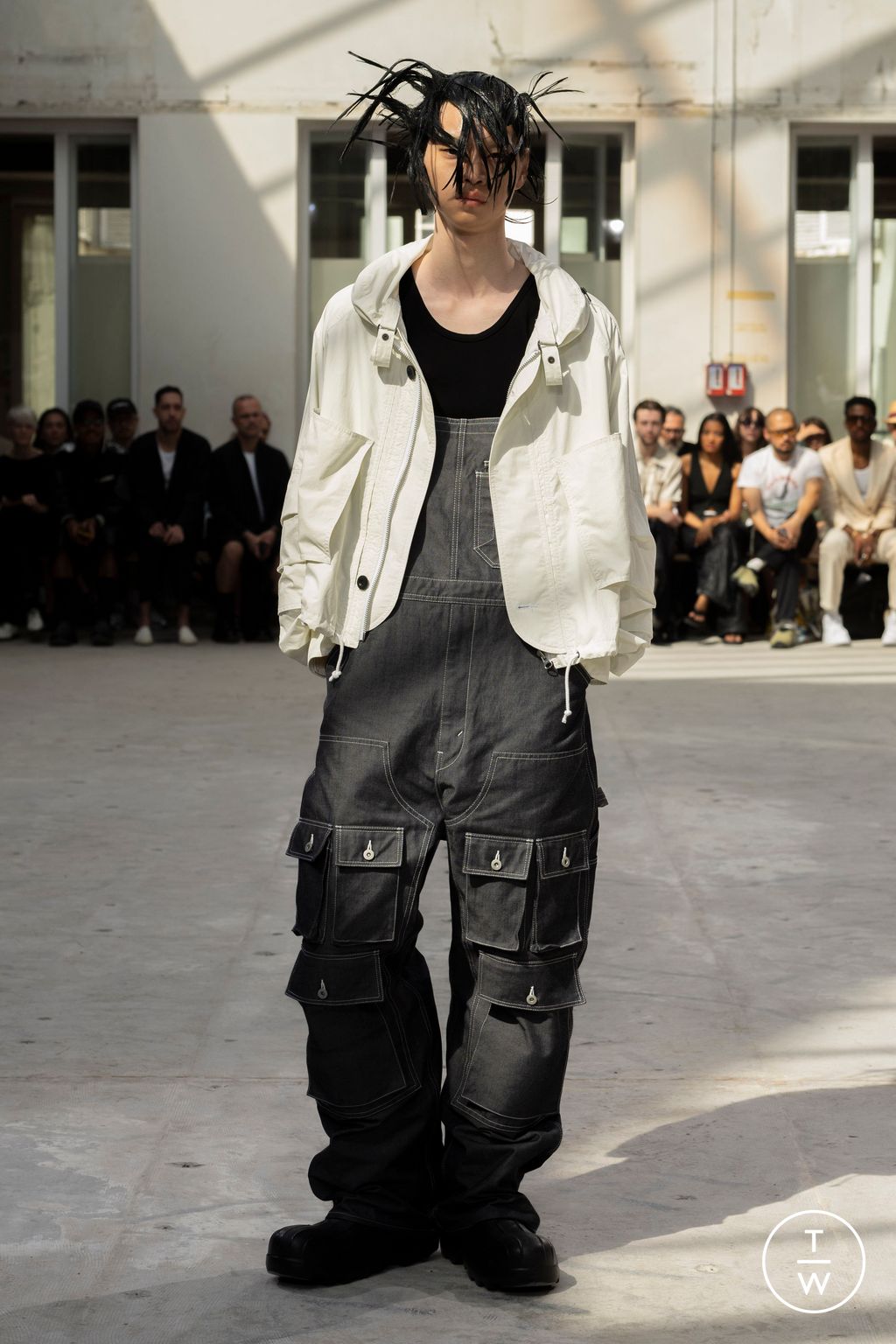 Fashion Week Paris Spring/Summer 2024 look 16 from the Junya Watanabe Man collection menswear