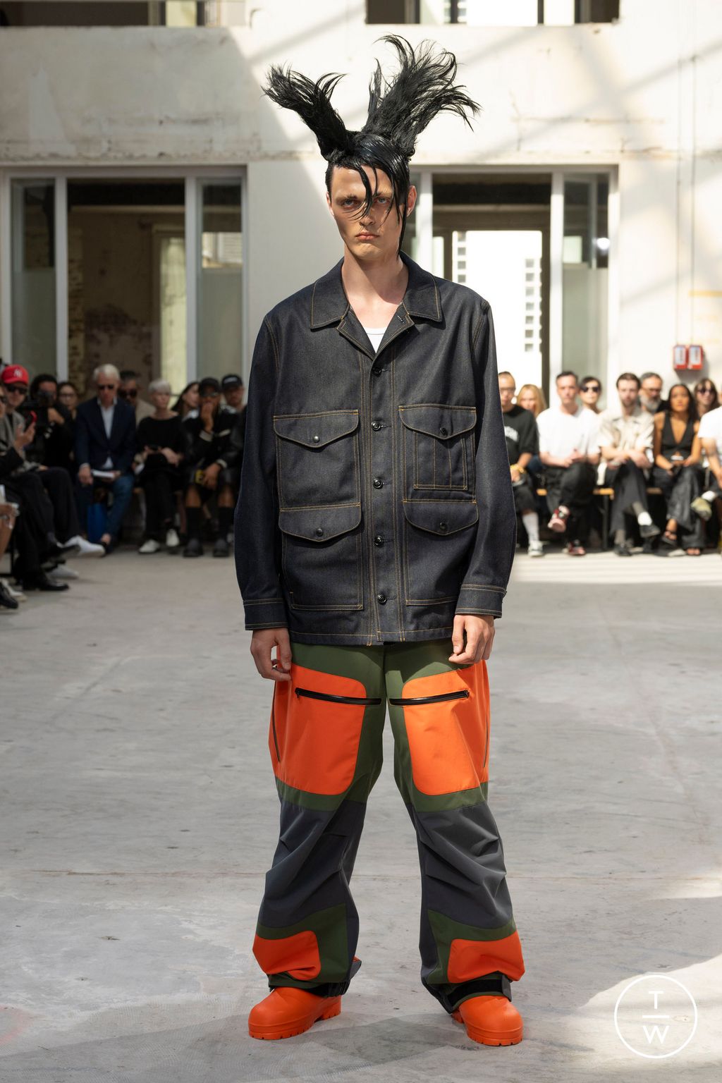 Fashion Week Paris Spring/Summer 2024 look 18 from the Junya Watanabe Man collection menswear
