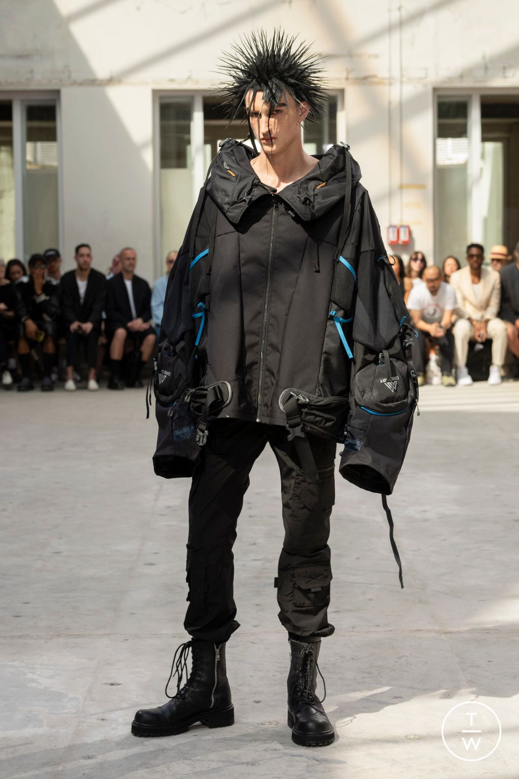 Fashion Week Paris Spring/Summer 2024 look 24 from the Junya Watanabe Man collection menswear