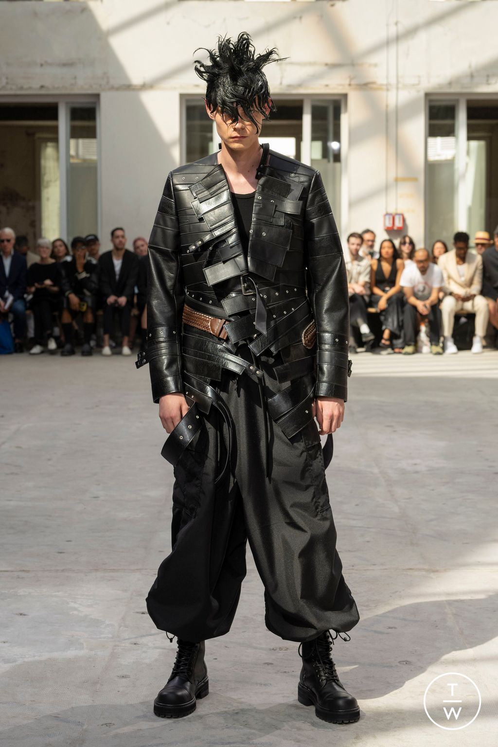 Fashion Week Paris Spring/Summer 2024 look 25 from the Junya Watanabe Man collection menswear