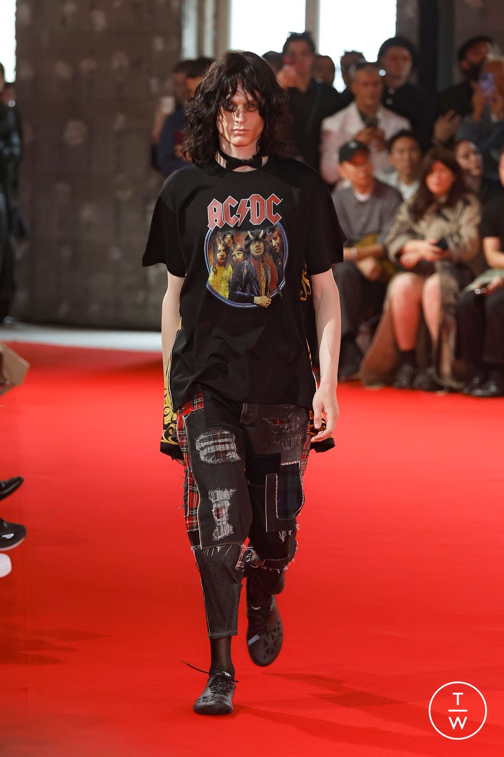 Fashion Week Paris Spring-Summer 2025 look 27 de la collection Junya Watanabe Man menswear