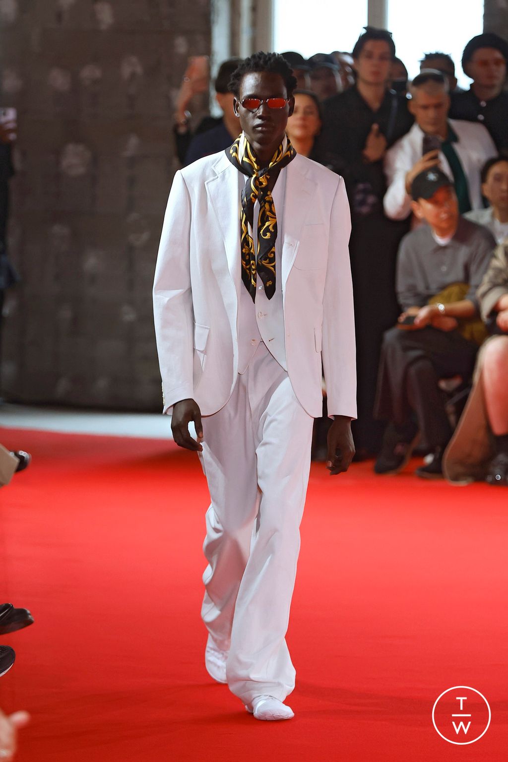 Fashion Week Paris Spring-Summer 2025 look 34 from the Junya Watanabe Man collection menswear