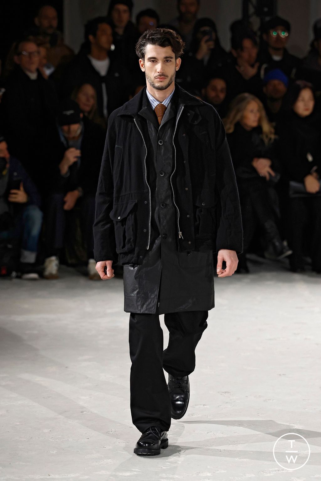 Fashion Week Paris Fall/Winter 2025 look 14 from the Junya Watanabe Man collection 男装