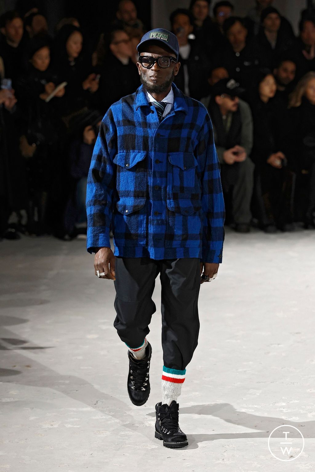 Fashion Week Paris Fall/Winter 2025 look 16 from the Junya Watanabe Man collection 男装